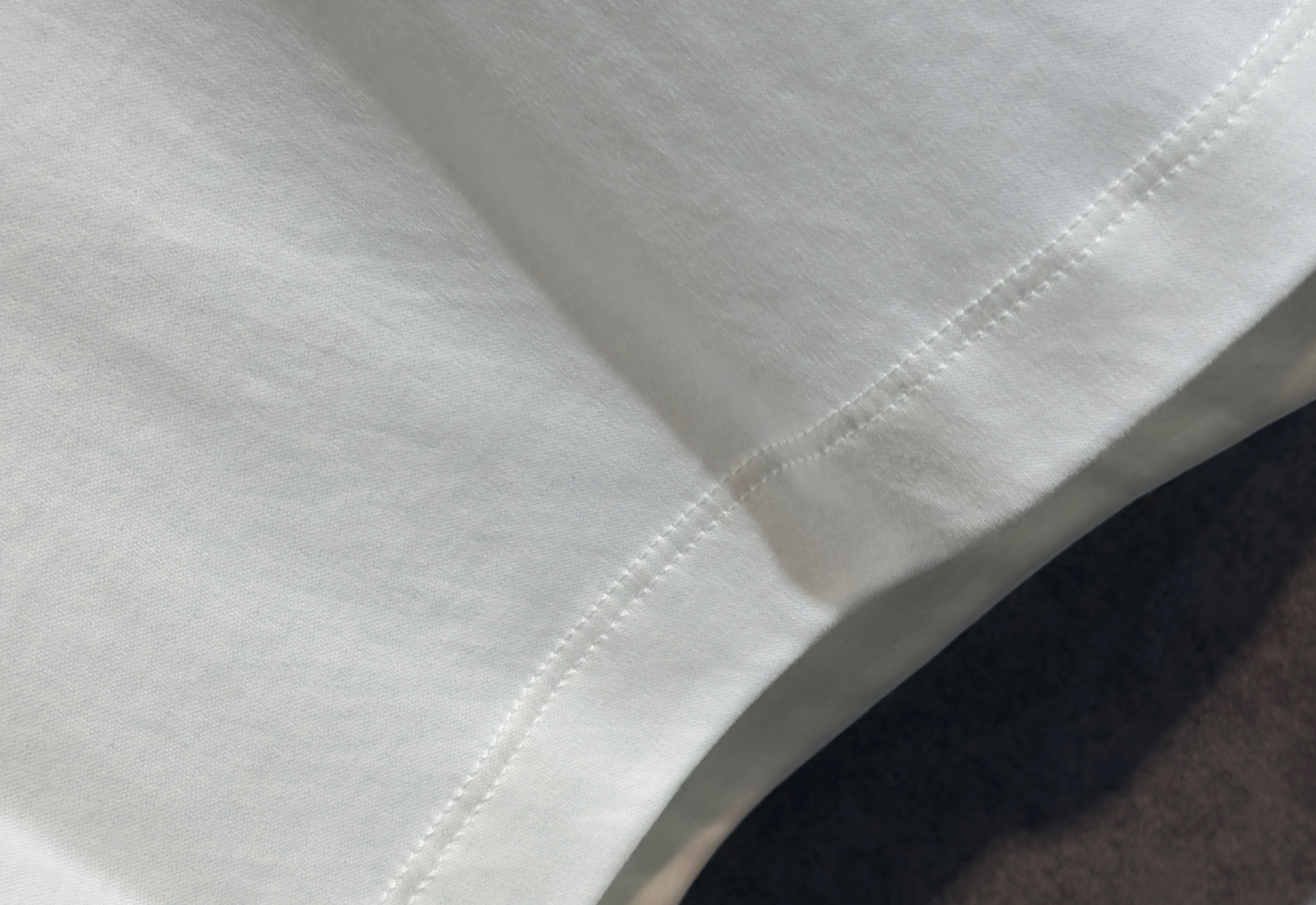 🔥HERMES 爱马仕 2025秋冬新品长袖，帅气时尚，胸前精致刺绣字母图案logo，简约百搭款。面料棉