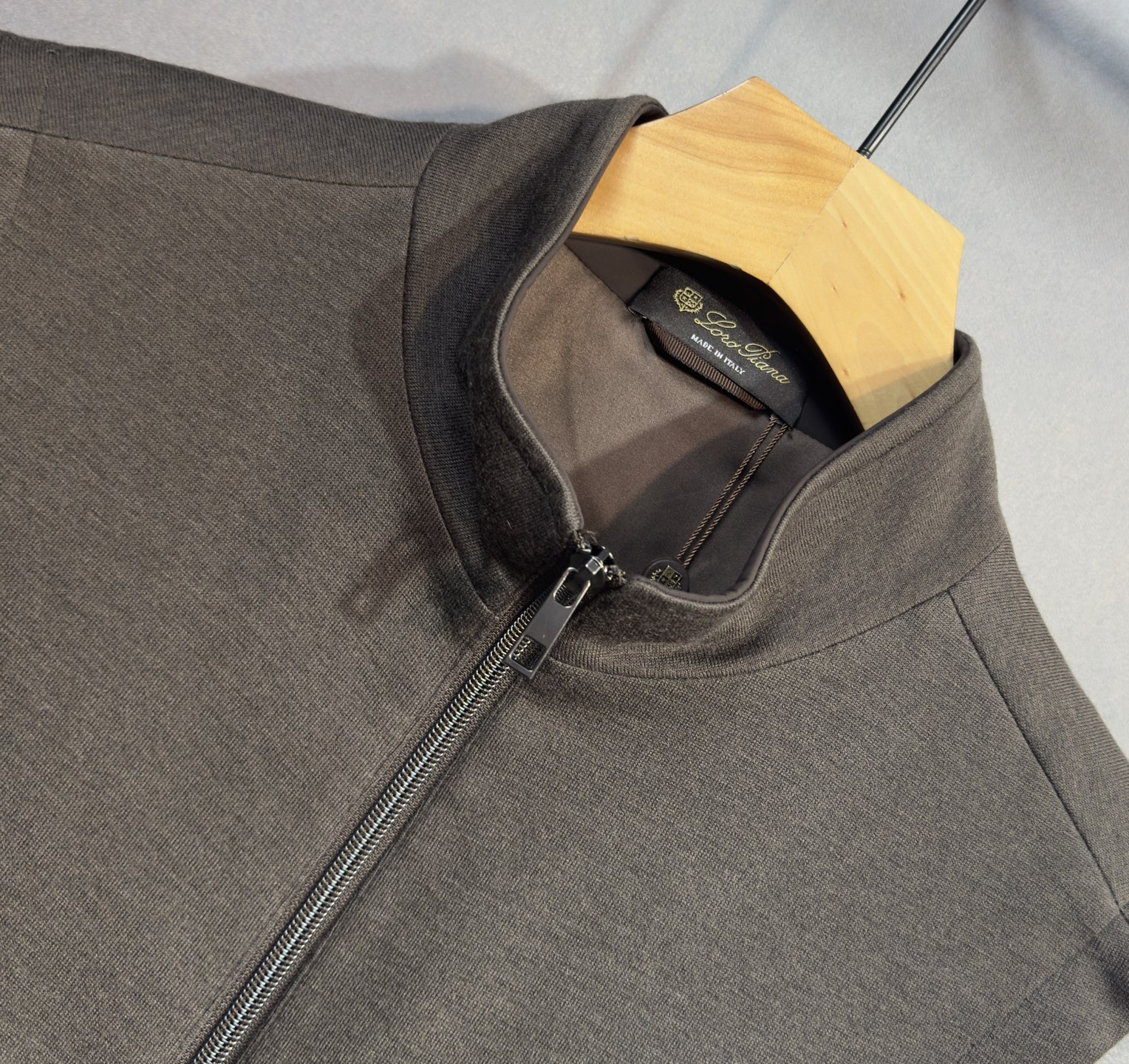 🔥lP🆕 诺悠翩雅 新款绵羊毛夹克马甲 秀场新品‼品相非常完美，非常出彩的设计，轻松将时髦感进阶，做工极