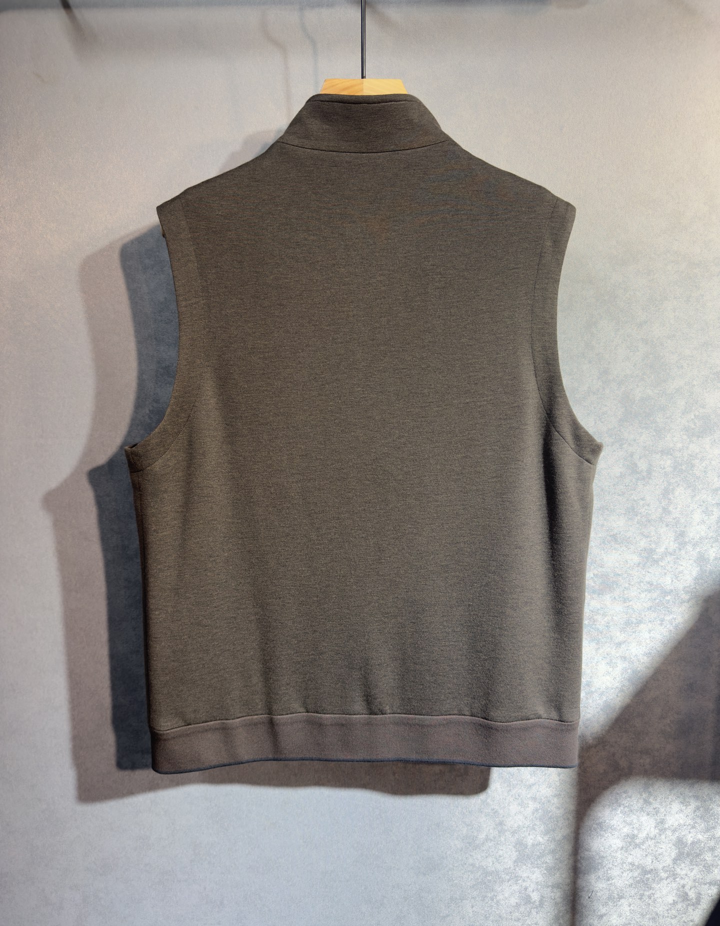 🔥lP🆕 诺悠翩雅 新款绵羊毛夹克马甲 秀场新品‼品相非常完美，非常出彩的设计，轻松将时髦感进阶，做工极