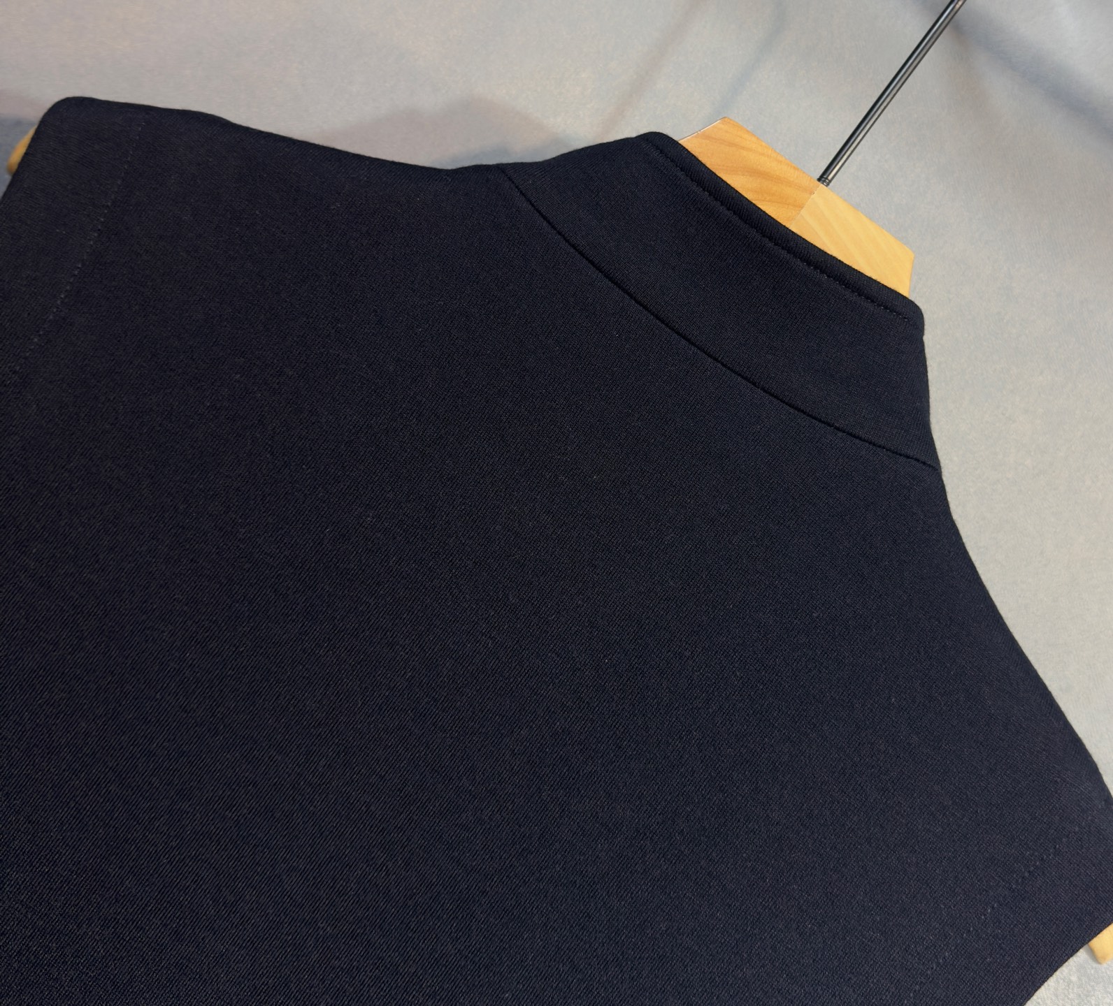 🔥lP🆕 诺悠翩雅 新款绵羊毛夹克马甲 秀场新品‼品相非常完美，非常出彩的设计，轻松将时髦感进阶，做工极