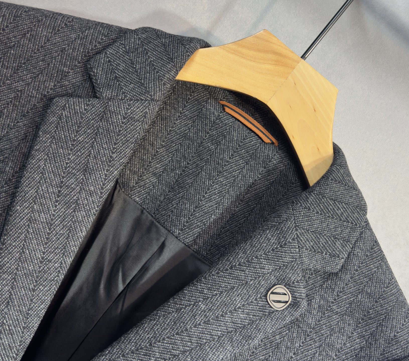 🔥ZEGNA 杰尼亚 25年ss秋冬官网同步新款西服 经典简洁风 干练精简百搭款。面料采用意大利进口羊毛