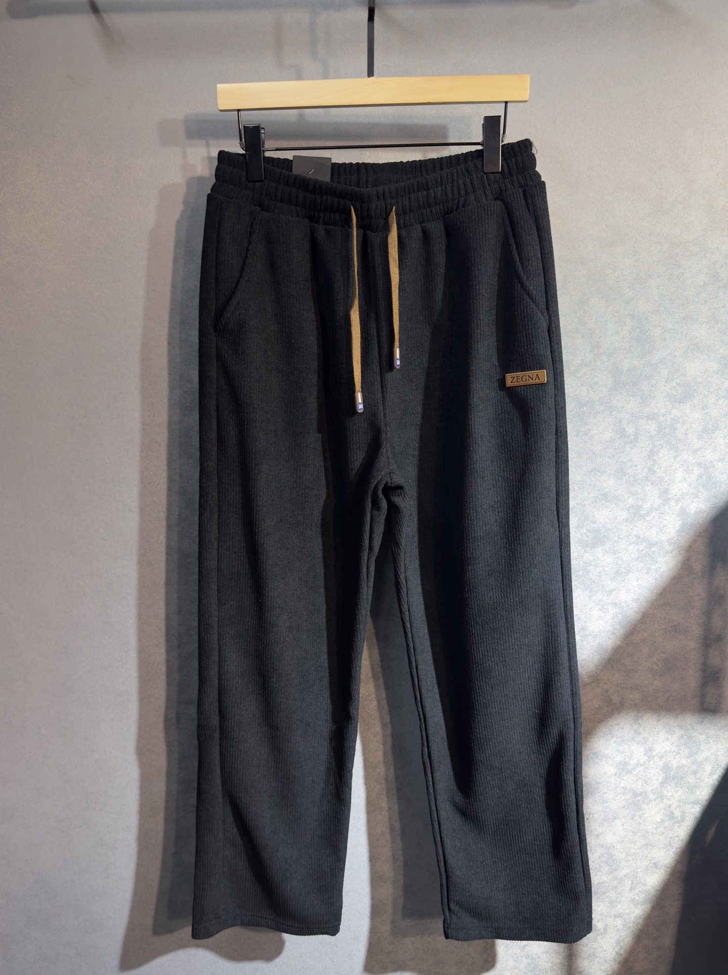 🔥 ZEGNA 杰尼亚 25年ss秋冬最新品加厚休闲裤🔥专柜热销款 品味与价值共享 身穿着非常舒适 低调