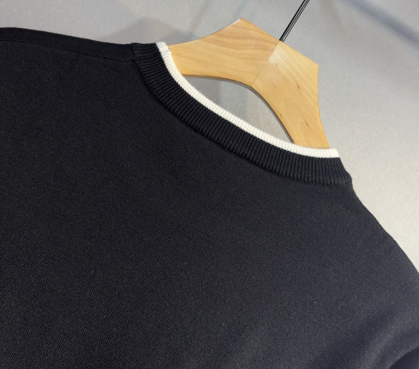 🔥🔥PRADA 普拉达 2025秋冬新款羊毛毛衣 高品质意大利进口羊毛混纺面料，高密度针织，时尚百搭毛衣