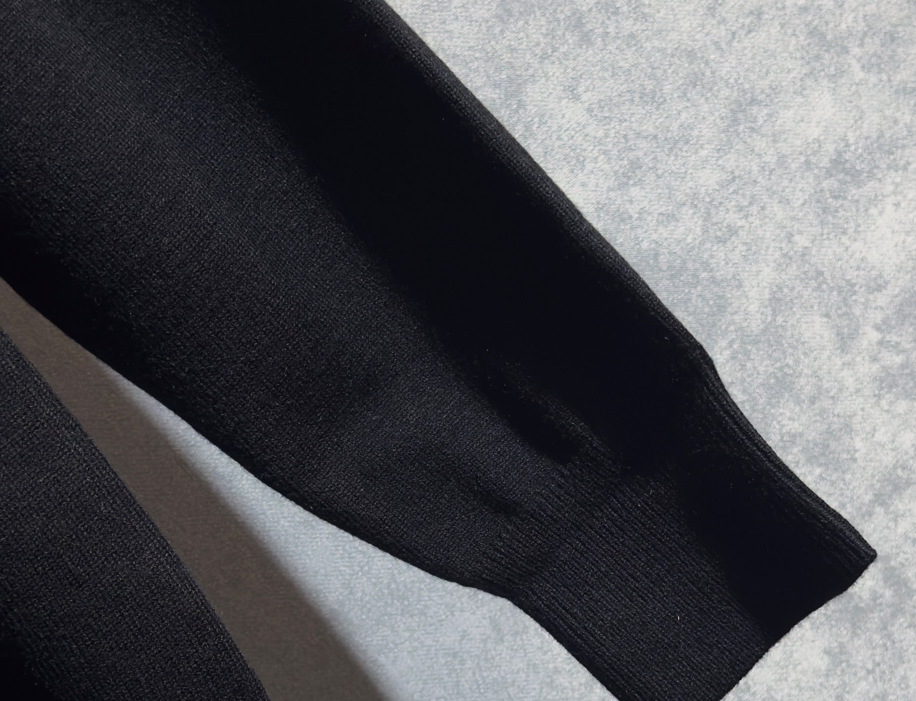 🔥🔥PRADA 普拉达 2025秋冬新款羊毛毛衣 高品质意大利进口羊毛混纺面料，高密度针织，时尚百搭毛衣