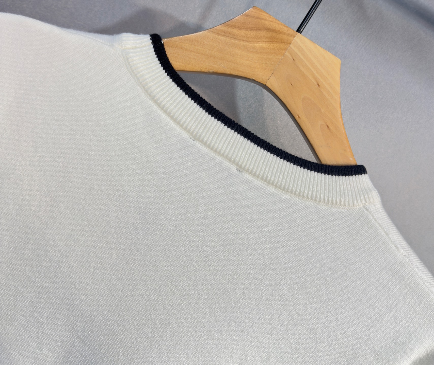 🔥🔥PRADA 普拉达 2025秋冬新款羊毛毛衣 高品质意大利进口羊毛混纺面料，高密度针织，时尚百搭毛衣