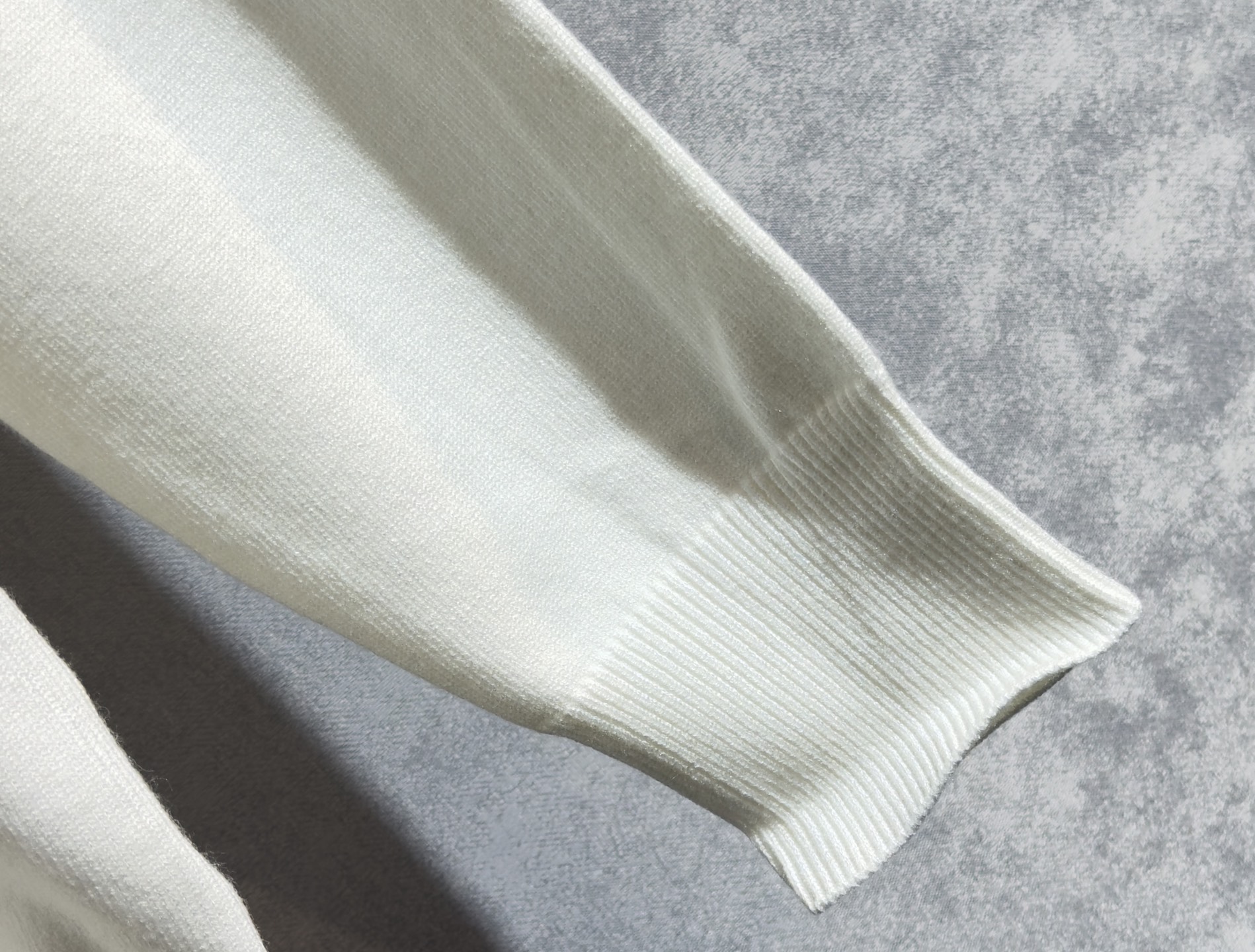 🔥🔥PRADA 普拉达 2025秋冬新款羊毛毛衣 高品质意大利进口羊毛混纺面料，高密度针织，时尚百搭毛衣