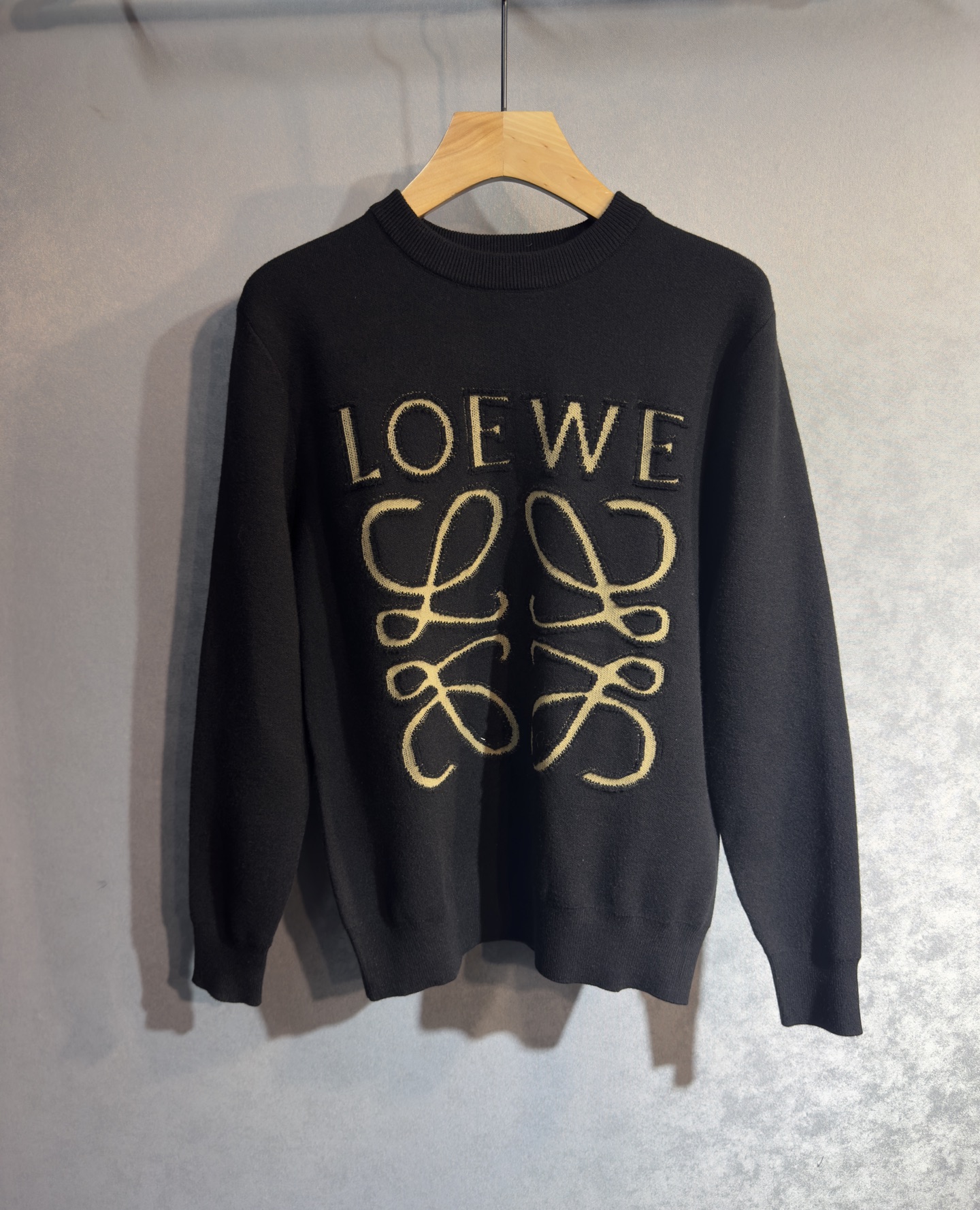 🔥🔥LOEWE 罗意威 2025秋冬新款羊毛毛衣 高品质意大利进口羊毛混纺面料，高密度针织，时尚百搭毛衣