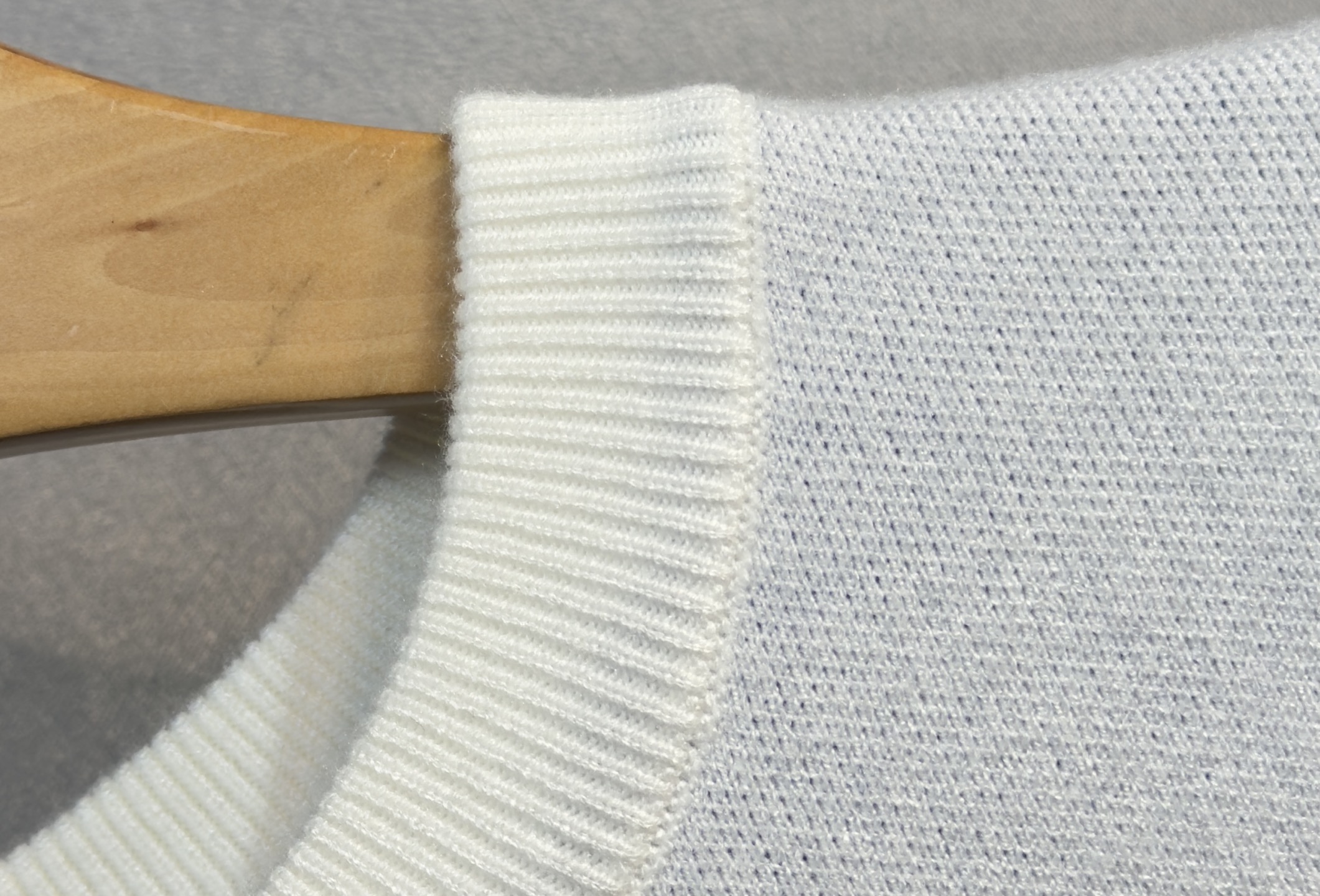 🔥🔥LOEWE 罗意威 2025秋冬新款羊毛毛衣 高品质意大利进口羊毛混纺面料，高密度针织，时尚百搭毛衣