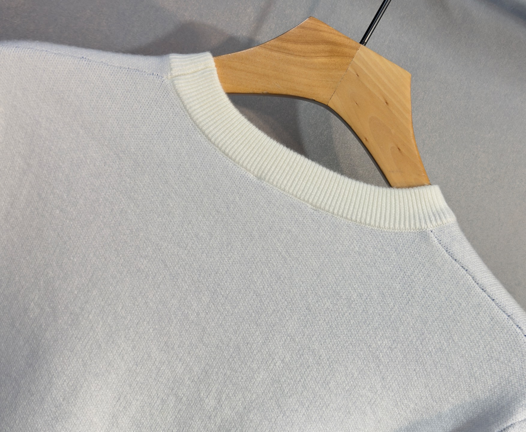 🔥🔥LOEWE 罗意威 2025秋冬新款羊毛毛衣 高品质意大利进口羊毛混纺面料，高密度针织，时尚百搭毛衣