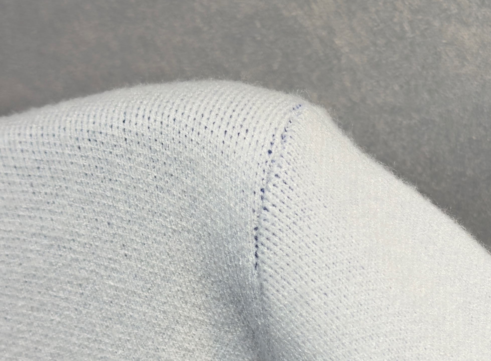 🔥🔥LOEWE 罗意威 2025秋冬新款羊毛毛衣 高品质意大利进口羊毛混纺面料，高密度针织，时尚百搭毛衣