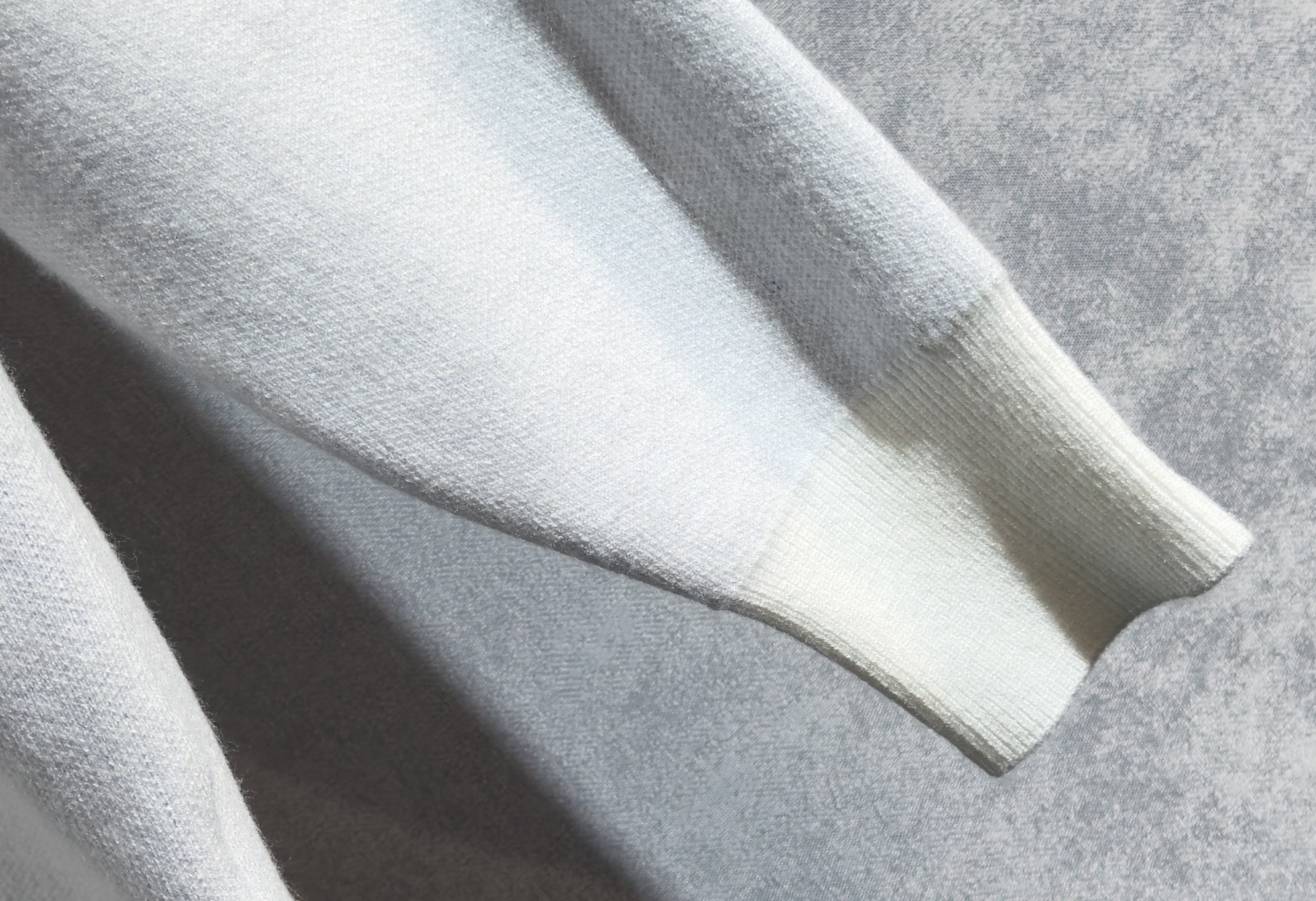 🔥🔥LOEWE 罗意威 2025秋冬新款羊毛毛衣 高品质意大利进口羊毛混纺面料，高密度针织，时尚百搭毛衣