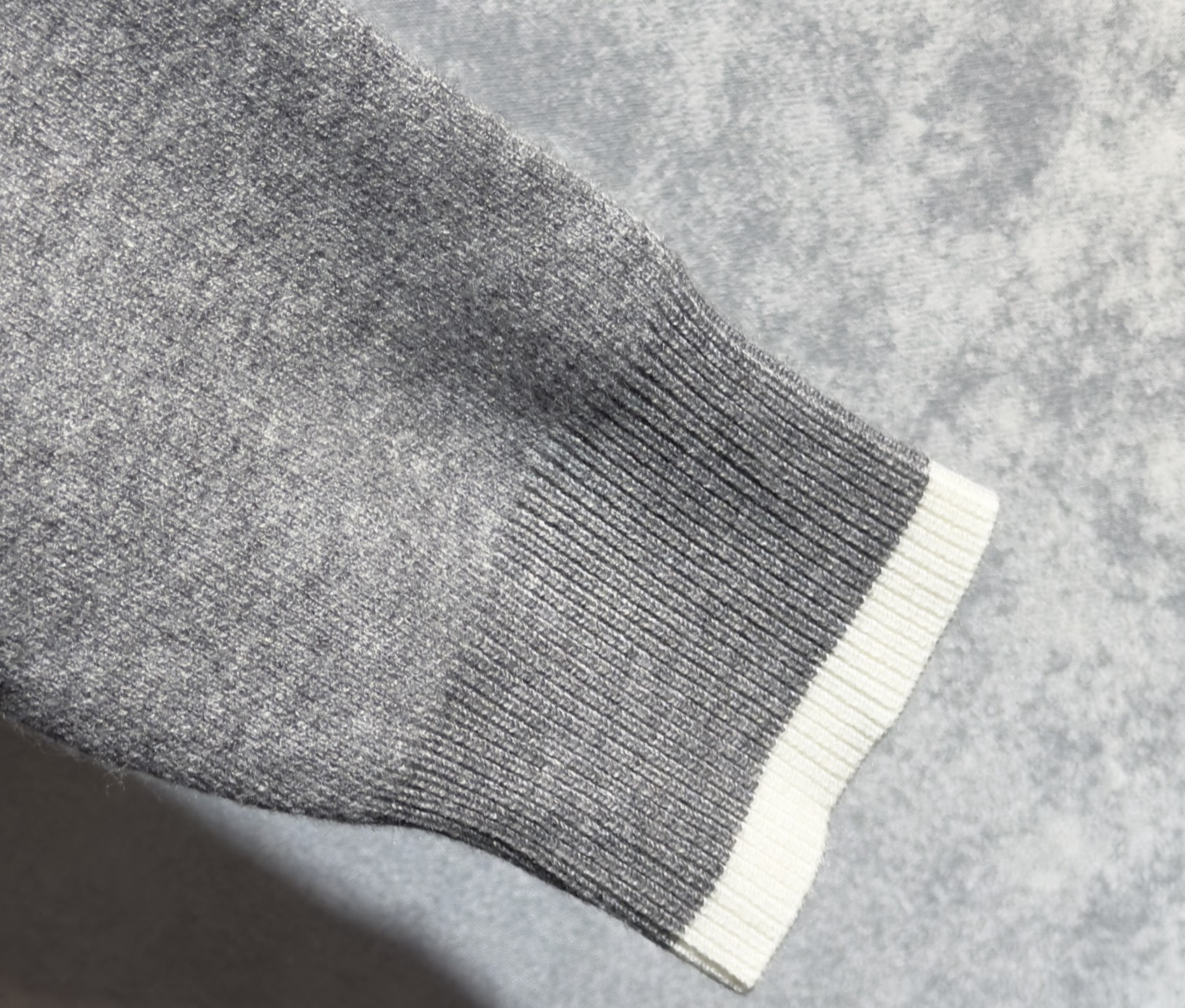 🔥🔥LOEWE 罗意威 2025秋冬新款羊毛毛衣 高品质意大利进口羊毛混纺面料，高密度针织，时尚百搭毛衣