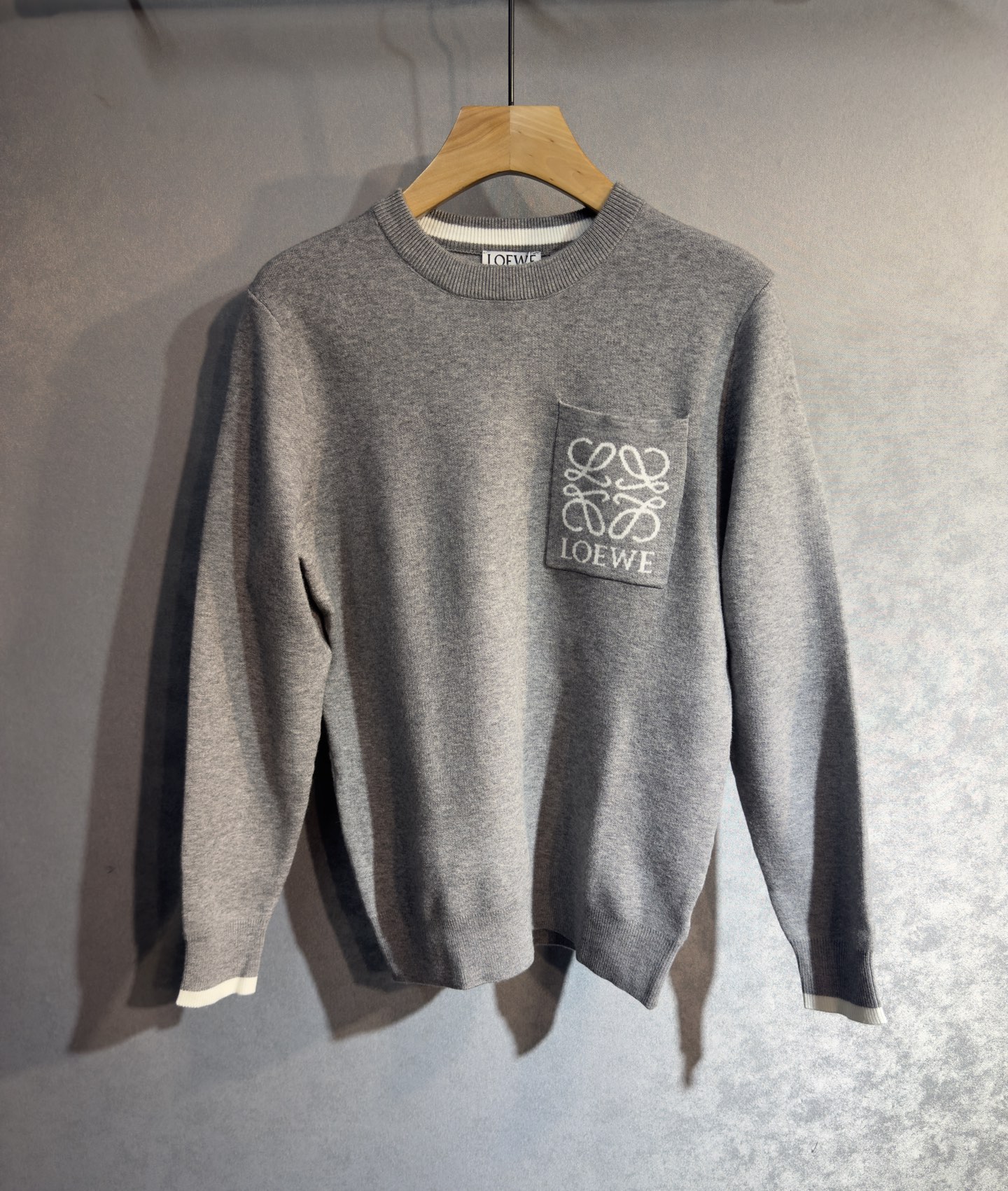 🔥🔥LOEWE 罗意威 2025秋冬新款羊毛毛衣 高品质意大利进口羊毛混纺面料，高密度针织，时尚百搭毛衣
