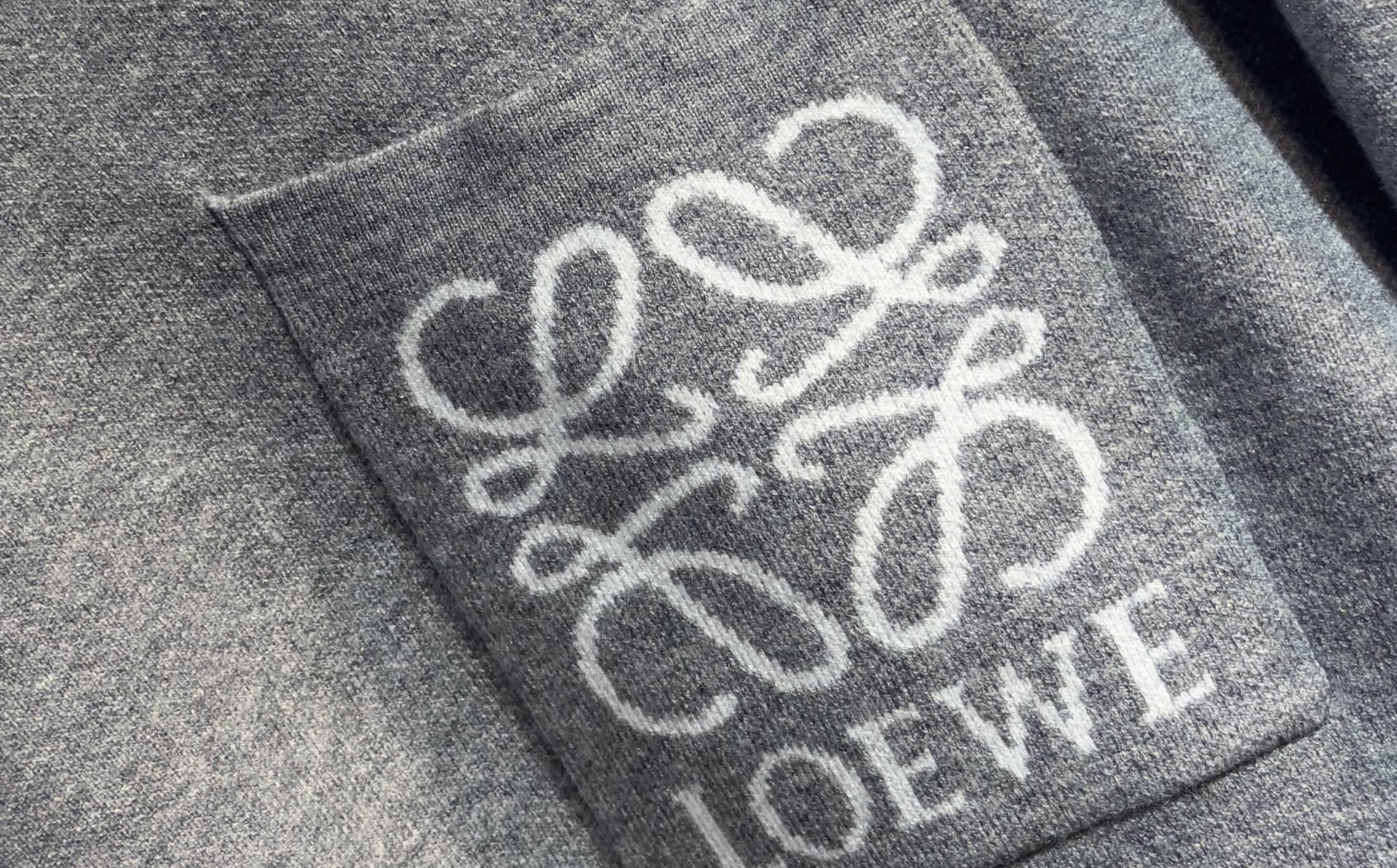 🔥🔥LOEWE 罗意威 2025秋冬新款羊毛毛衣 高品质意大利进口羊毛混纺面料，高密度针织，时尚百搭毛衣