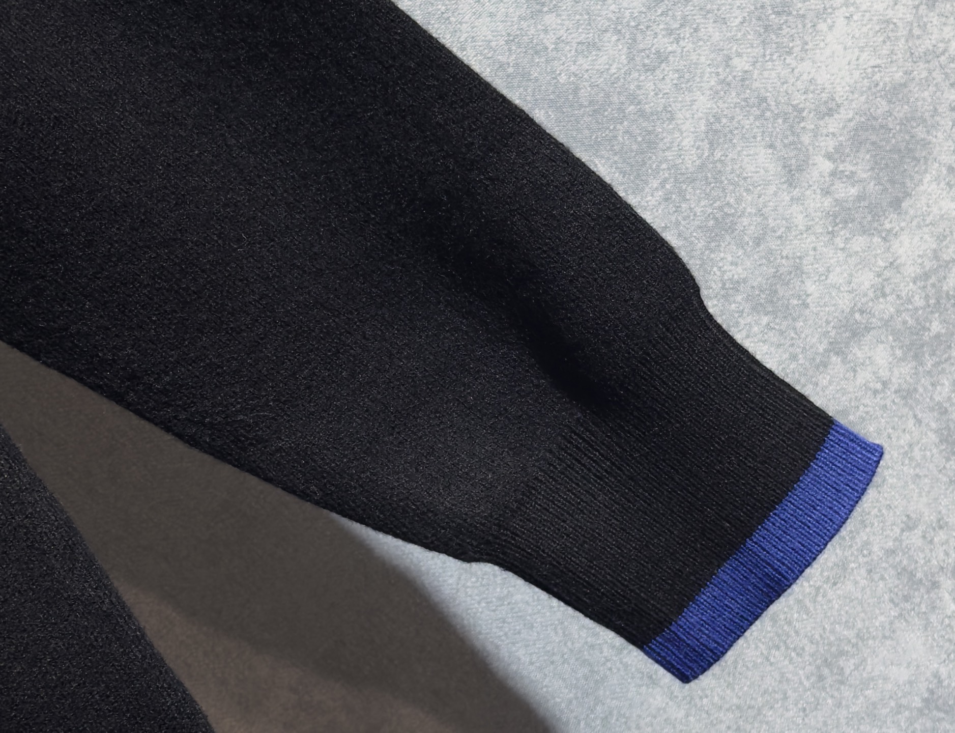 🔥🔥LOEWE 罗意威 2025秋冬新款羊毛毛衣 高品质意大利进口羊毛混纺面料，高密度针织，时尚百搭毛衣