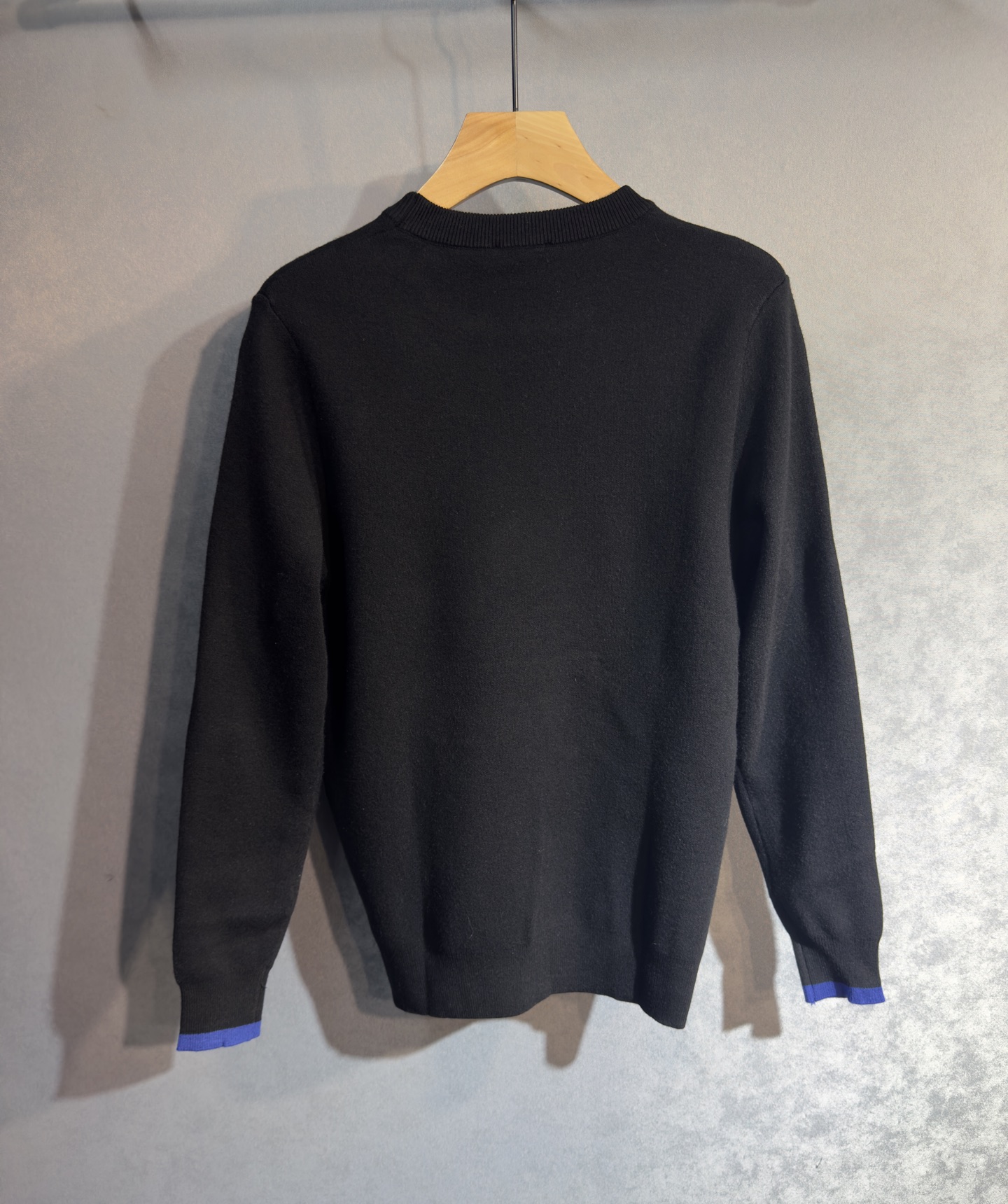 🔥🔥LOEWE 罗意威 2025秋冬新款羊毛毛衣 高品质意大利进口羊毛混纺面料，高密度针织，时尚百搭毛衣