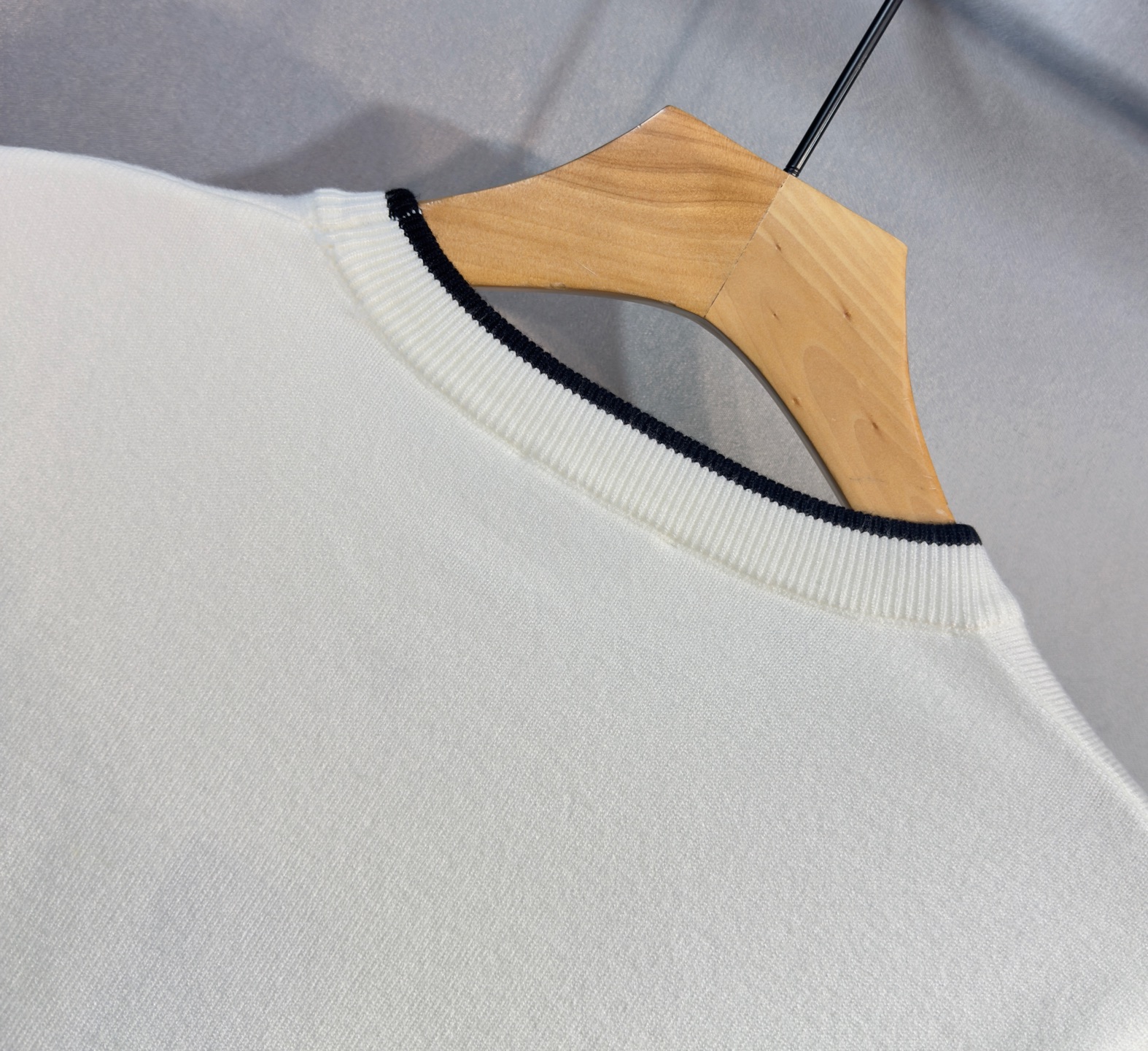 🔥🔥LOEWE 罗意威 2025秋冬新款羊毛毛衣 高品质意大利进口羊毛混纺面料，高密度针织，时尚百搭毛衣