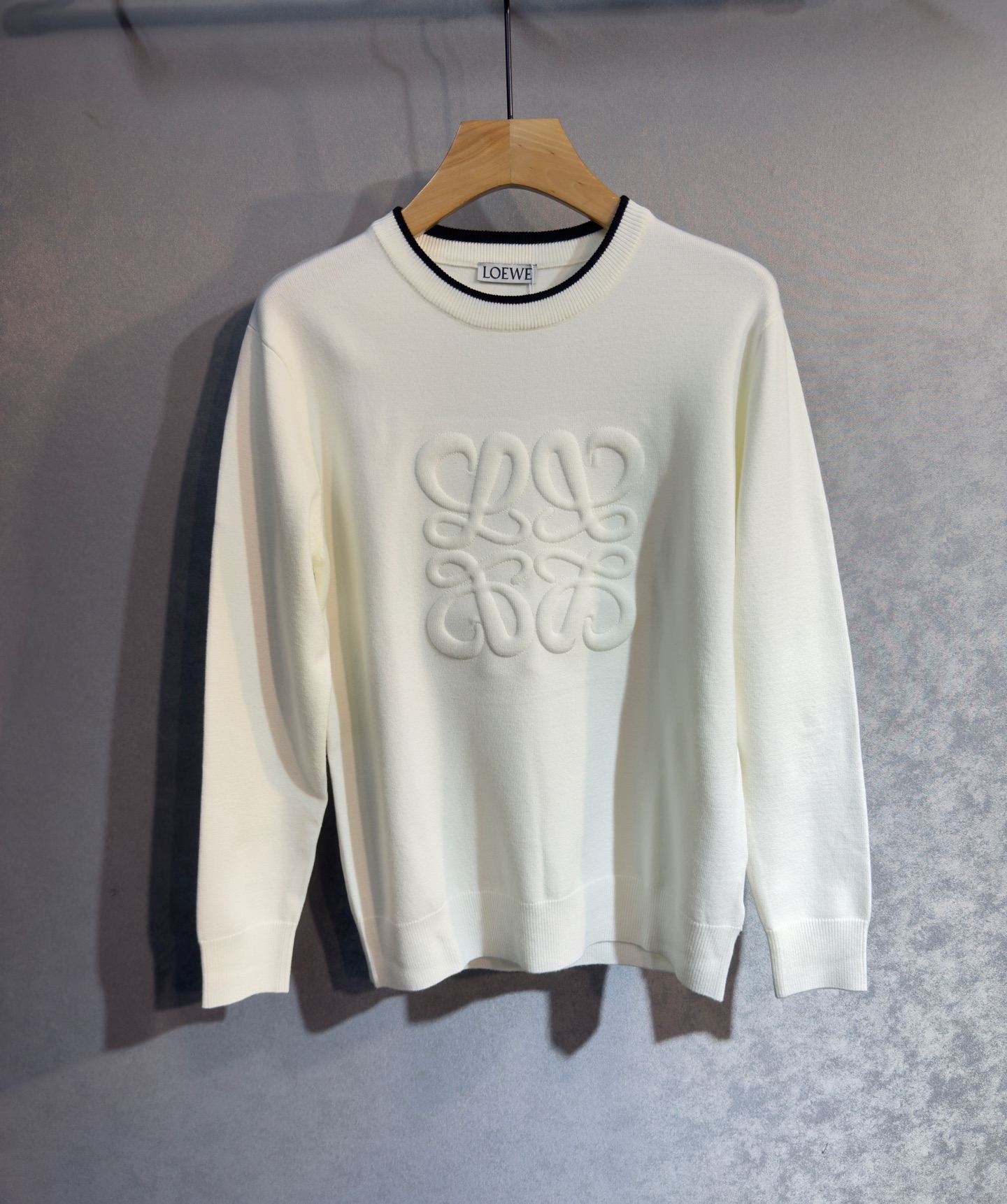 🔥🔥LOEWE 罗意威 2025秋冬新款羊毛毛衣 高品质意大利进口羊毛混纺面料，高密度针织，时尚百搭毛衣