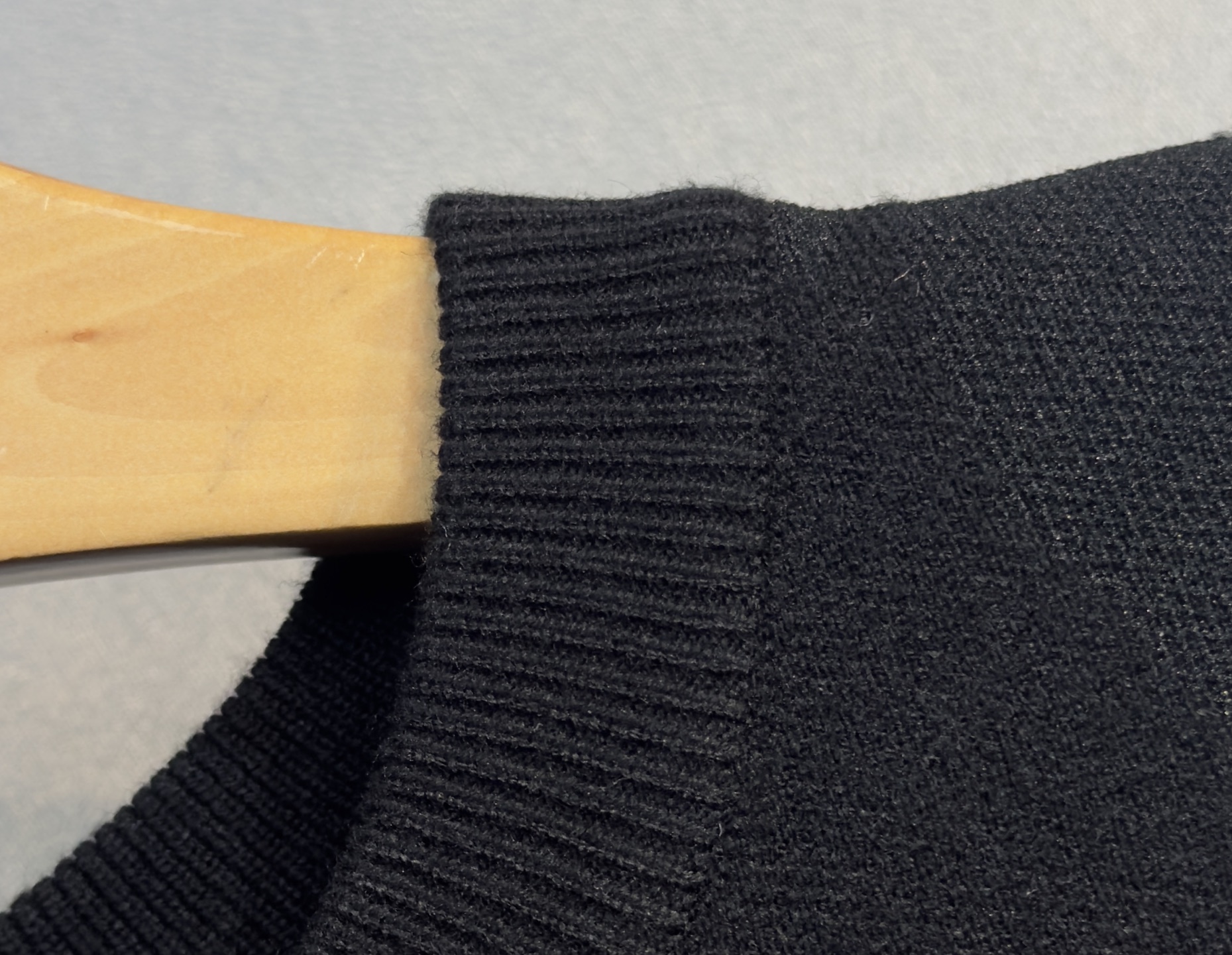 🔥LV 路易威登 2025秋冬新款羊毛毛衣 高品质意大利进口羊毛混纺面料，高密度针织，时尚百搭毛衣，帅气