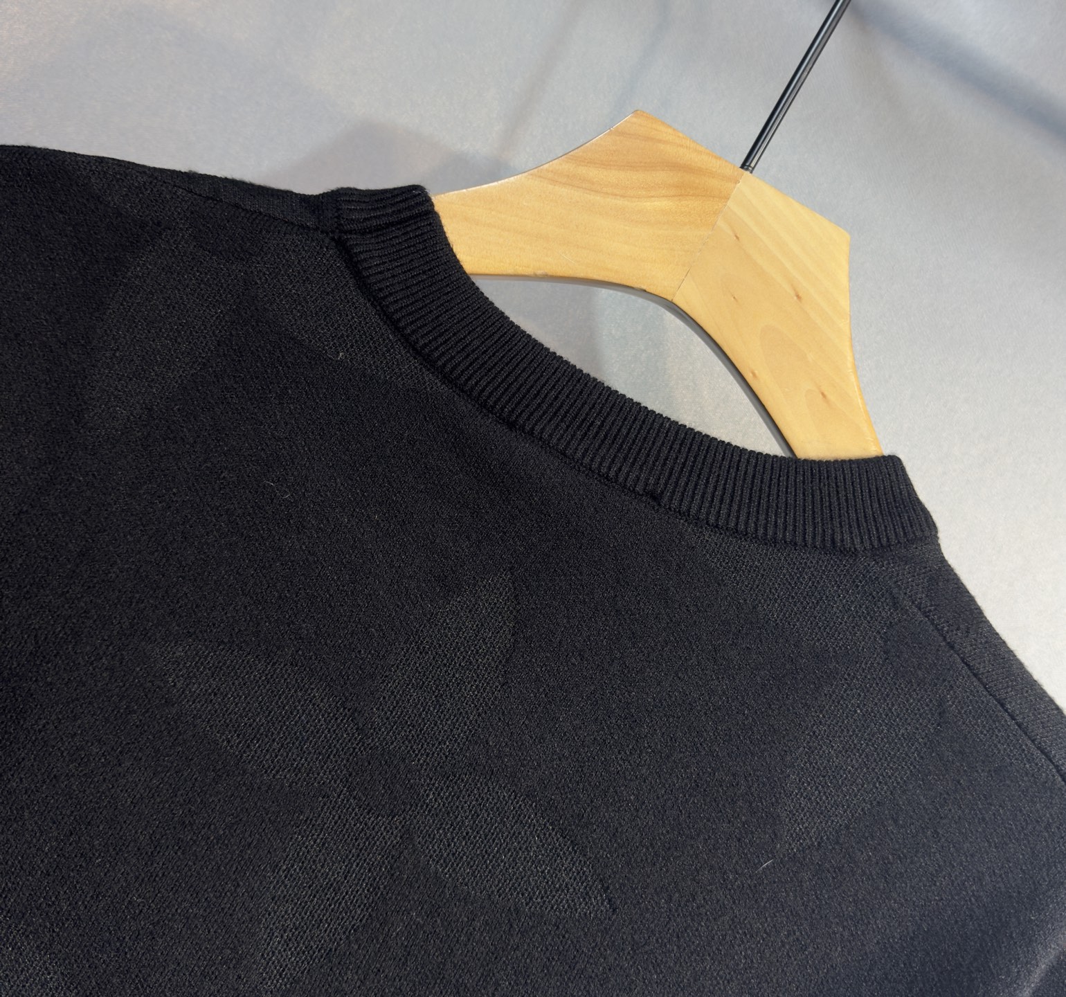 🔥LV 路易威登 2025秋冬新款羊毛毛衣 高品质意大利进口羊毛混纺面料，高密度针织，时尚百搭毛衣，帅气