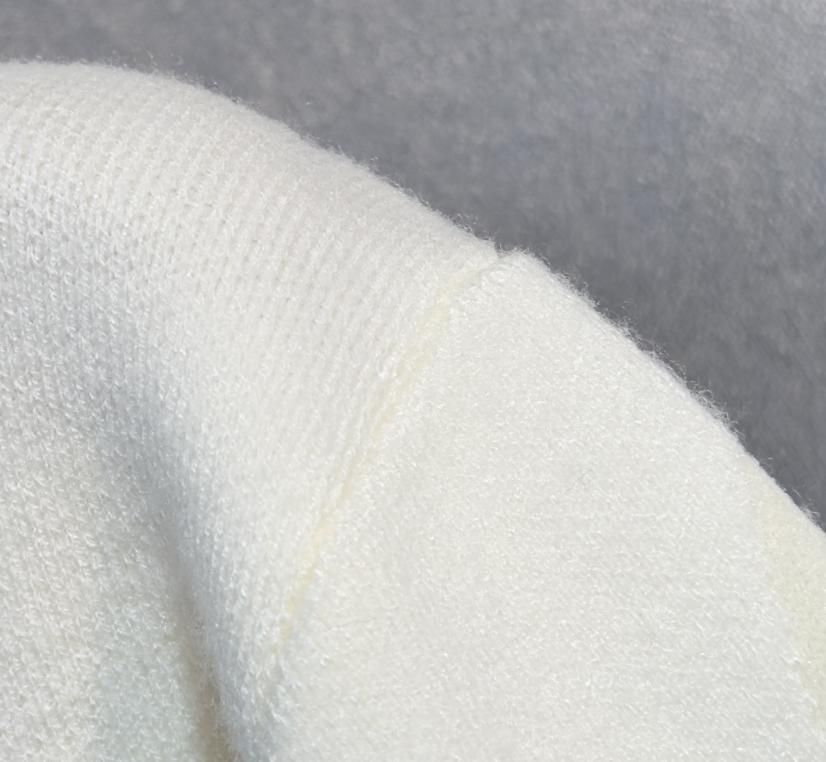 🔥LV 路易威登 2025秋冬新款羊毛毛衣 高品质意大利进口羊毛混纺面料，高密度针织，时尚百搭毛衣，帅气