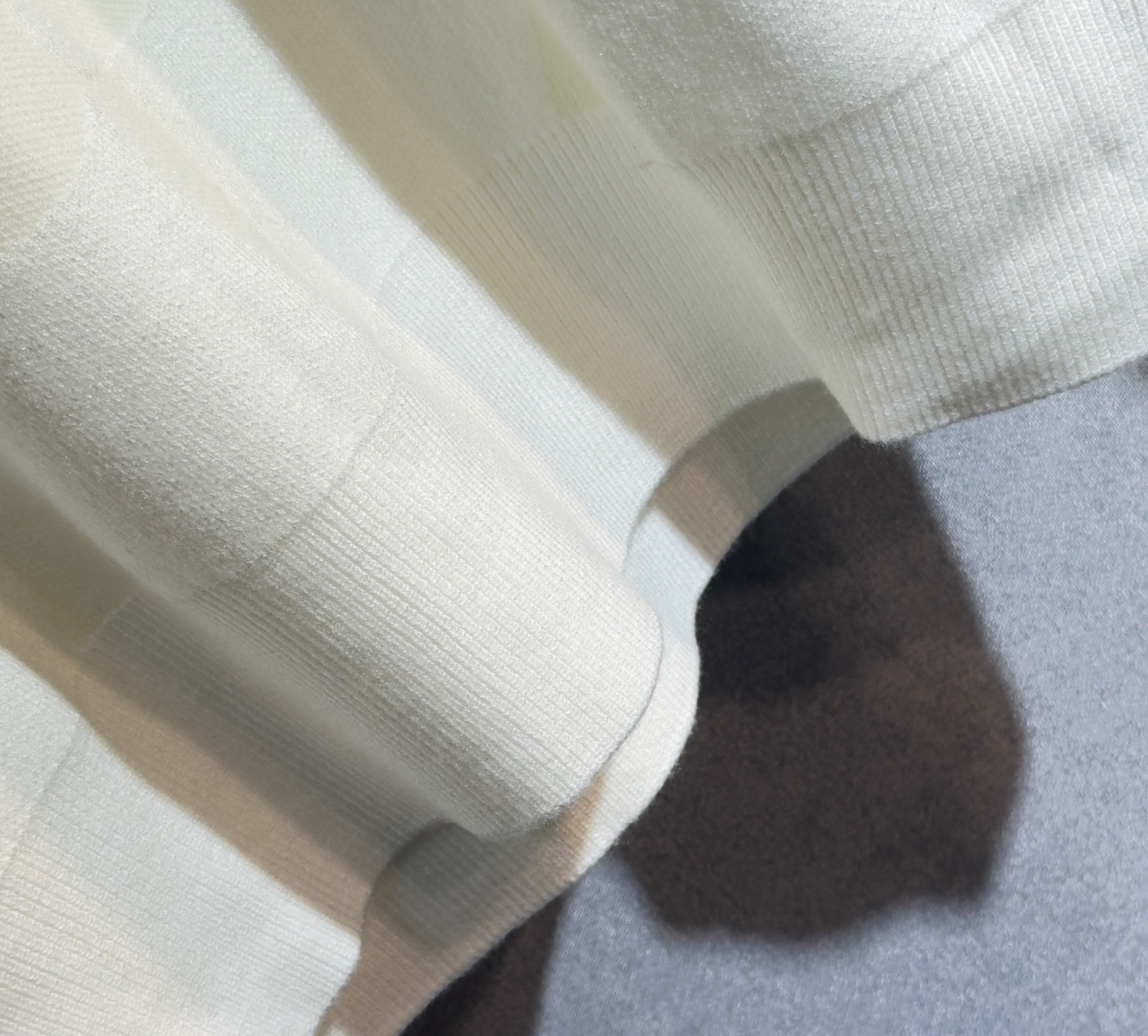 🔥LV 路易威登 2025秋冬新款羊毛毛衣 高品质意大利进口羊毛混纺面料，高密度针织，时尚百搭毛衣，帅气