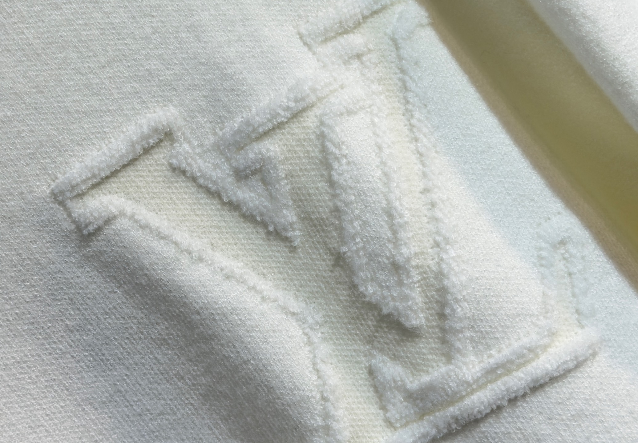 🔥LV 路易威登 2025秋冬新款羊毛毛衣 高品质意大利进口羊毛混纺面料，高密度针织，时尚百搭毛衣，帅气