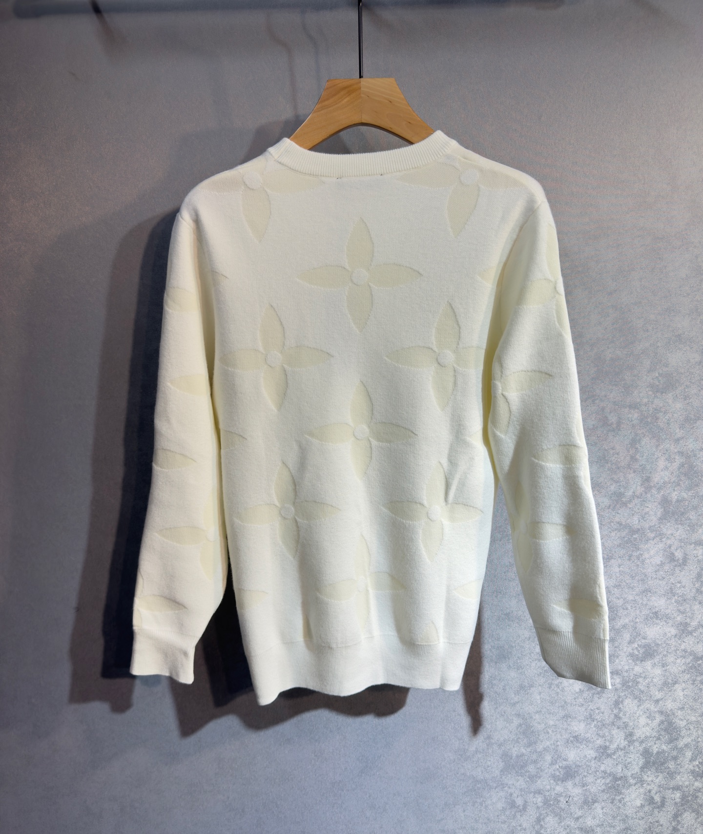 🔥LV 路易威登 2025秋冬新款羊毛毛衣 高品质意大利进口羊毛混纺面料，高密度针织，时尚百搭毛衣，帅气