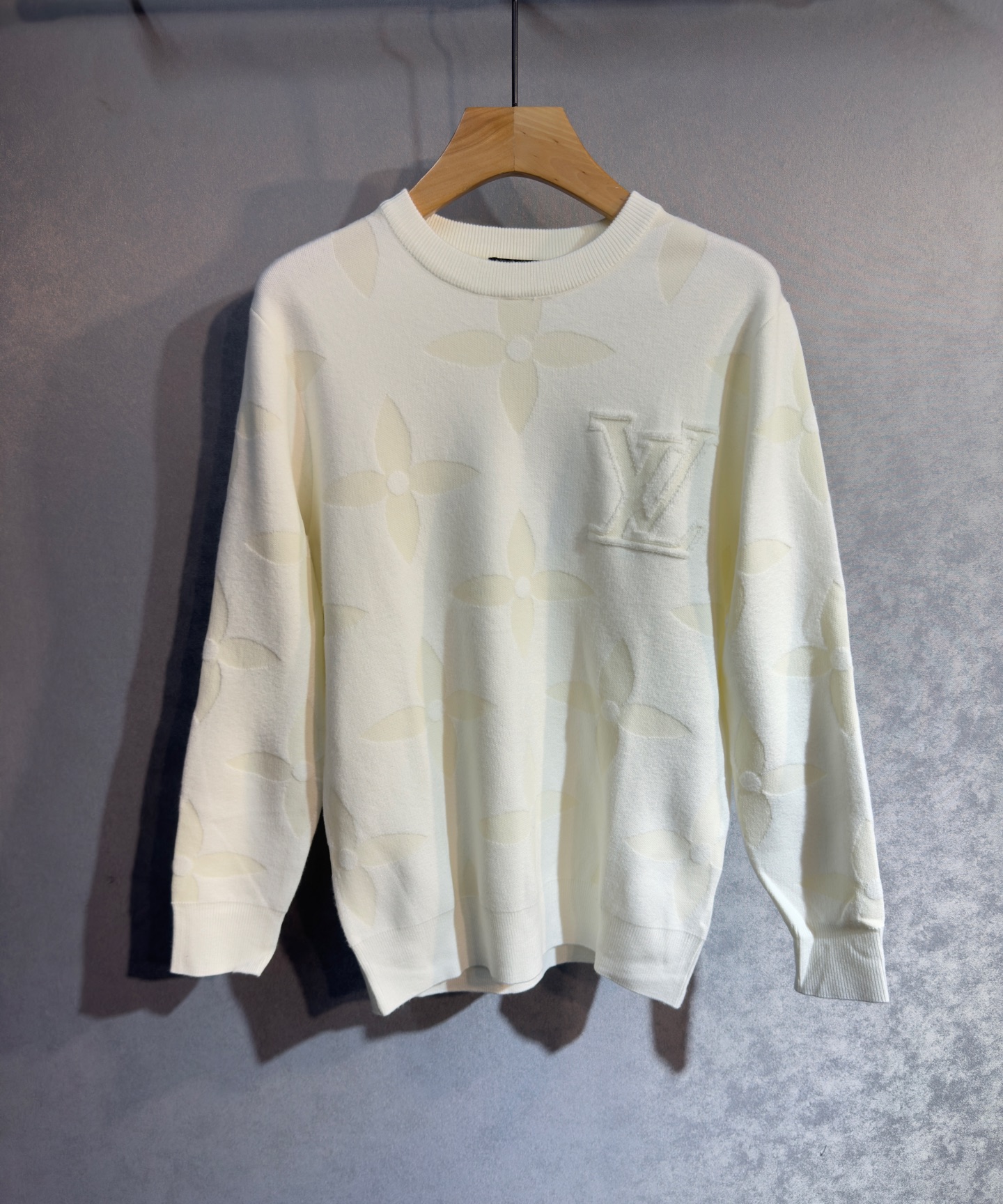 🔥LV 路易威登 2025秋冬新款羊毛毛衣 高品质意大利进口羊毛混纺面料，高密度针织，时尚百搭毛衣，帅气