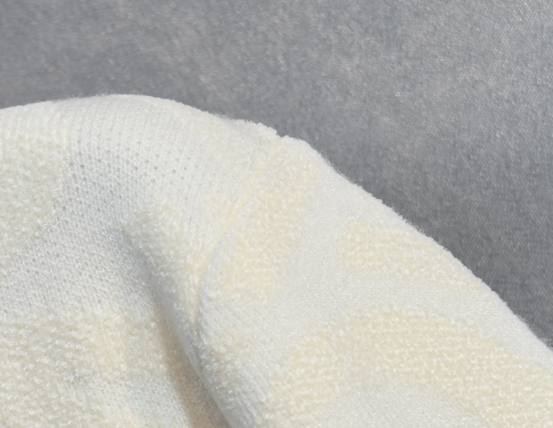 🔥FENDI 芬迪 2025秋冬新款羊毛毛衣 高品质意大利进口羊毛混纺面料，高密度针织，时尚百搭毛衣，帅