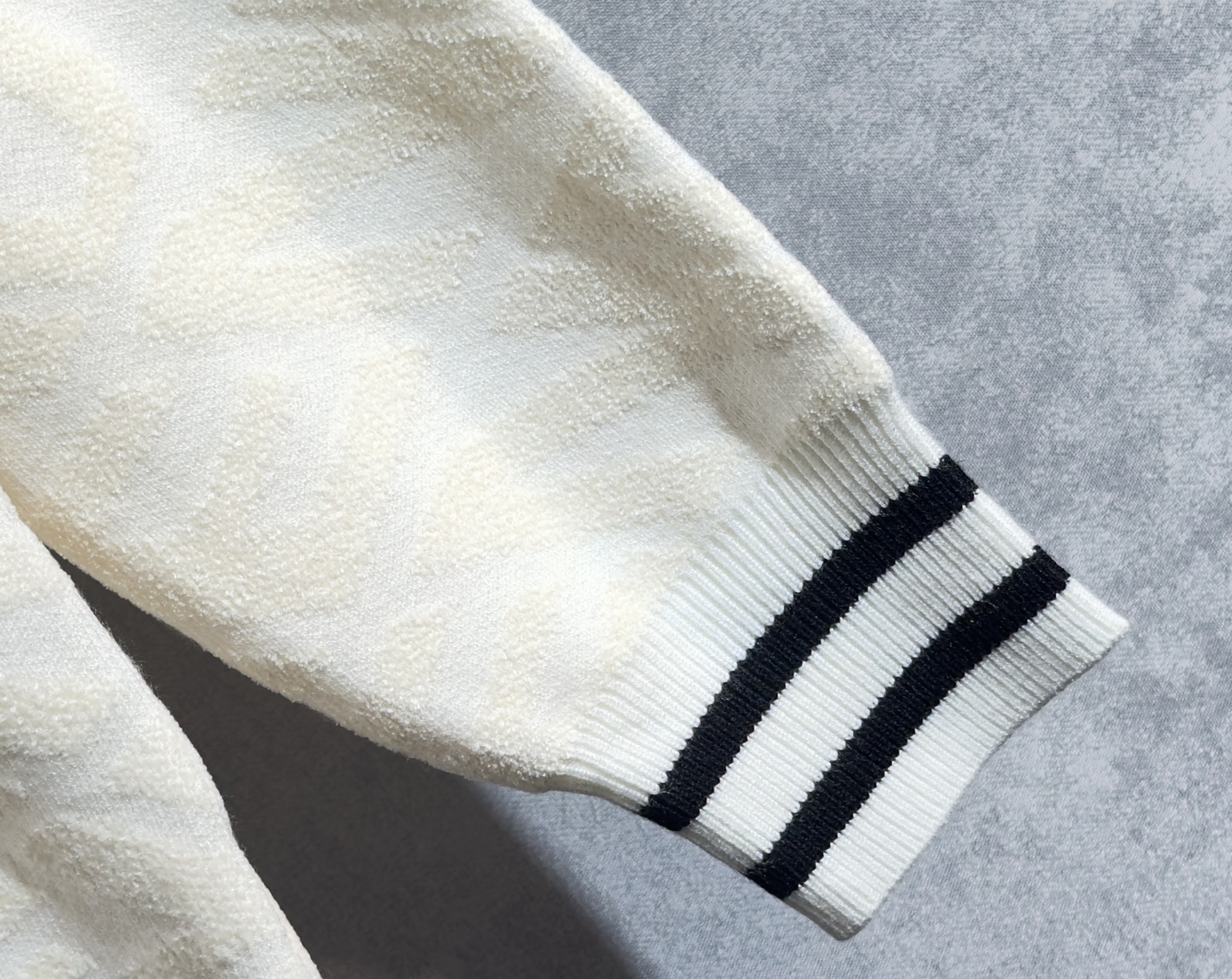 🔥FENDI 芬迪 2025秋冬新款羊毛毛衣 高品质意大利进口羊毛混纺面料，高密度针织，时尚百搭毛衣，帅