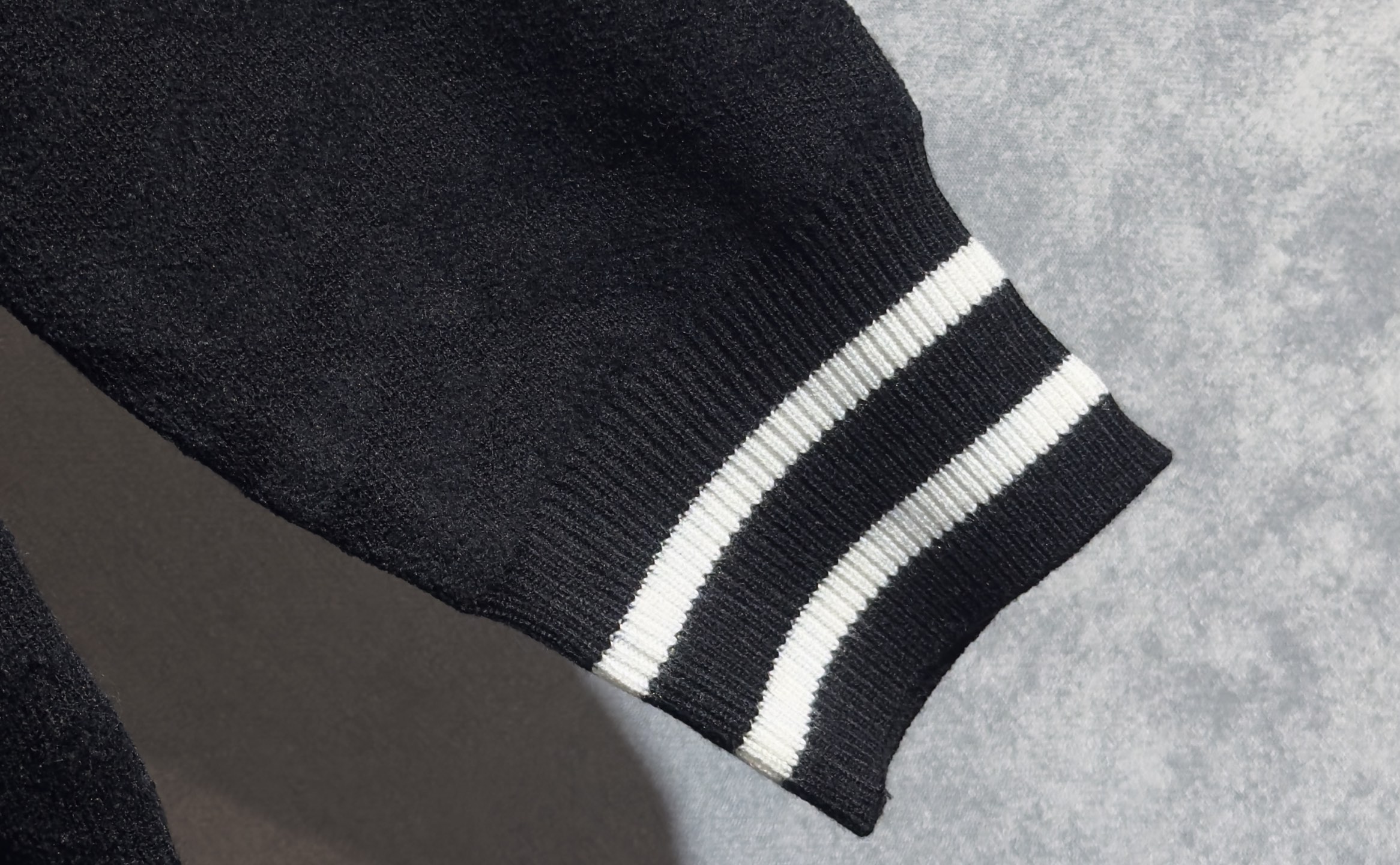 🔥FENDI 芬迪 2025秋冬新款羊毛毛衣 高品质意大利进口羊毛混纺面料，高密度针织，时尚百搭毛衣，帅