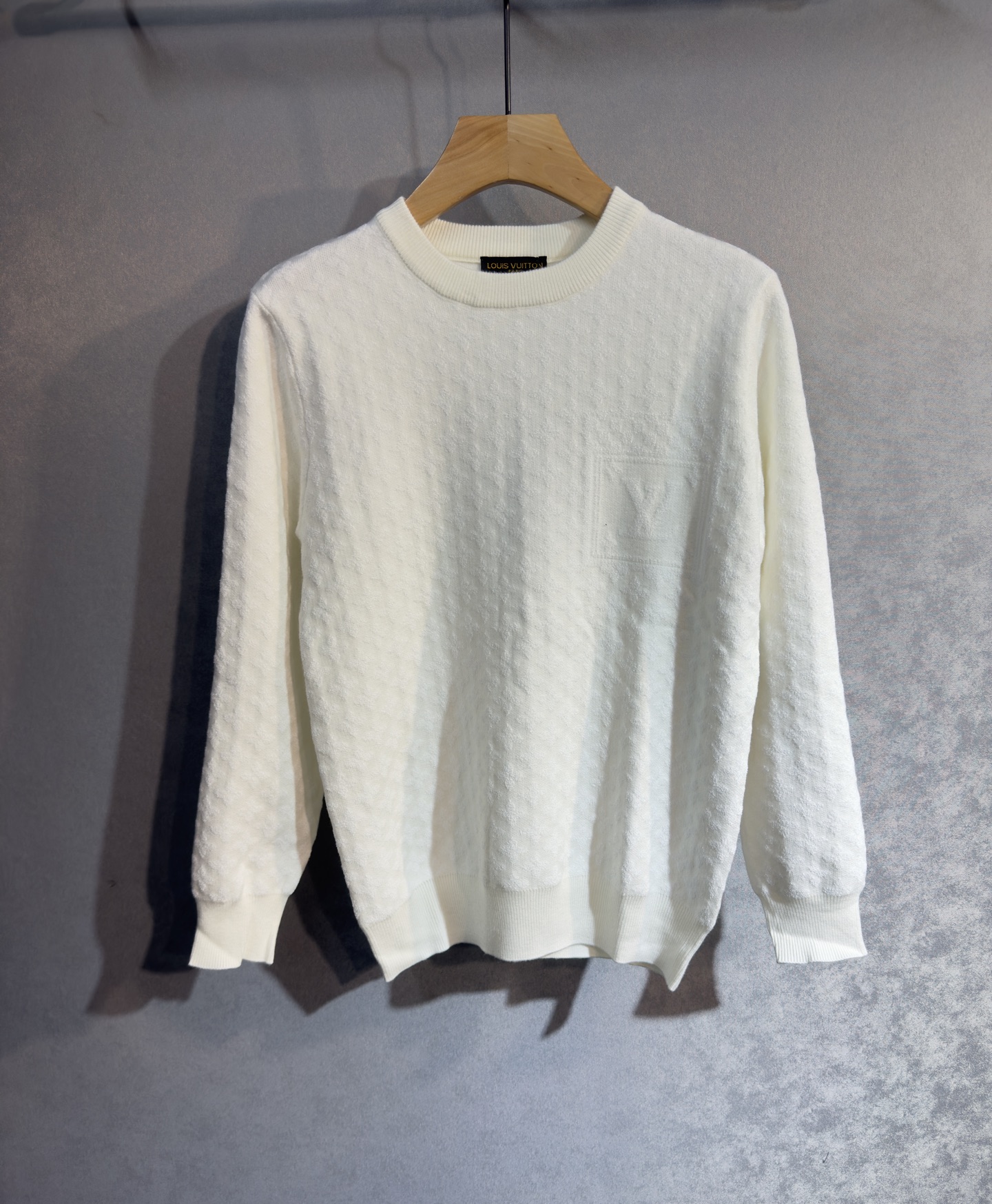 🔥LV 路易威登 2025秋冬新款羊毛毛衣 高品质意大利进口羊毛混纺面料，高密度针织，时尚百搭毛衣，帅气