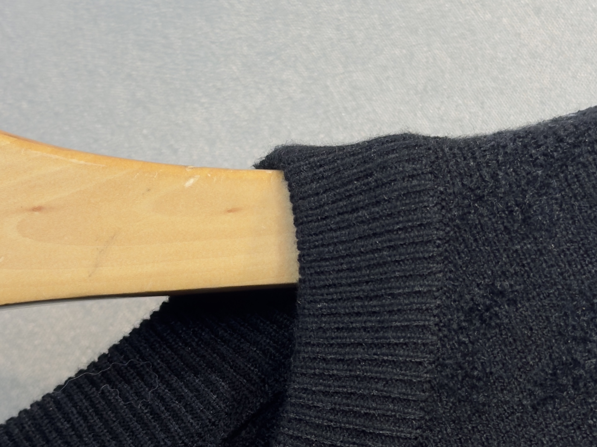 🔥LV 路易威登 2025秋冬新款羊毛毛衣 高品质意大利进口羊毛混纺面料，高密度针织，时尚百搭毛衣，帅气