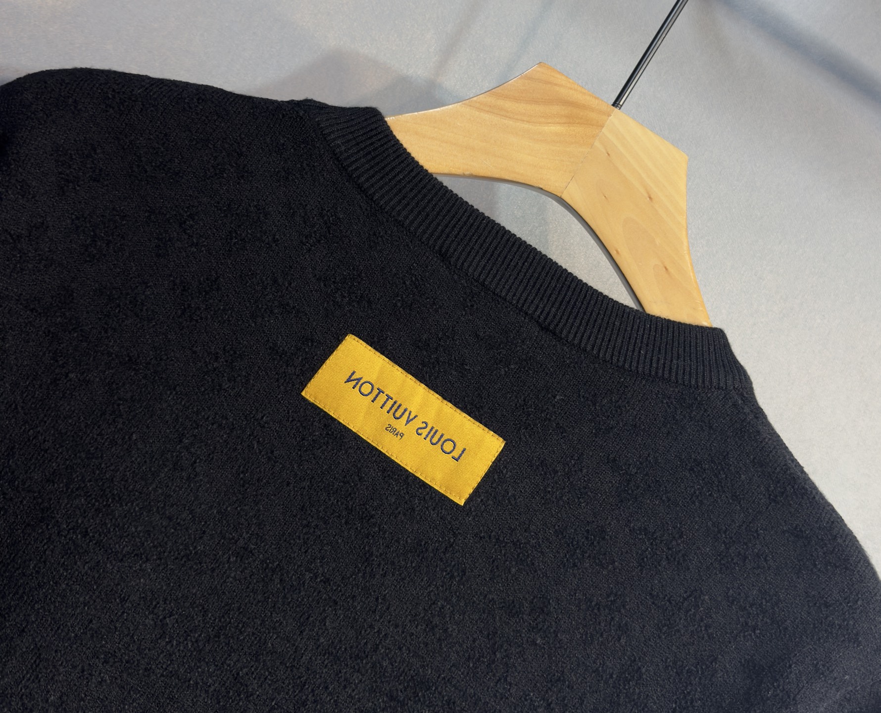 🔥LV 路易威登 2025秋冬新款羊毛毛衣 高品质意大利进口羊毛混纺面料，高密度针织，时尚百搭毛衣，帅气