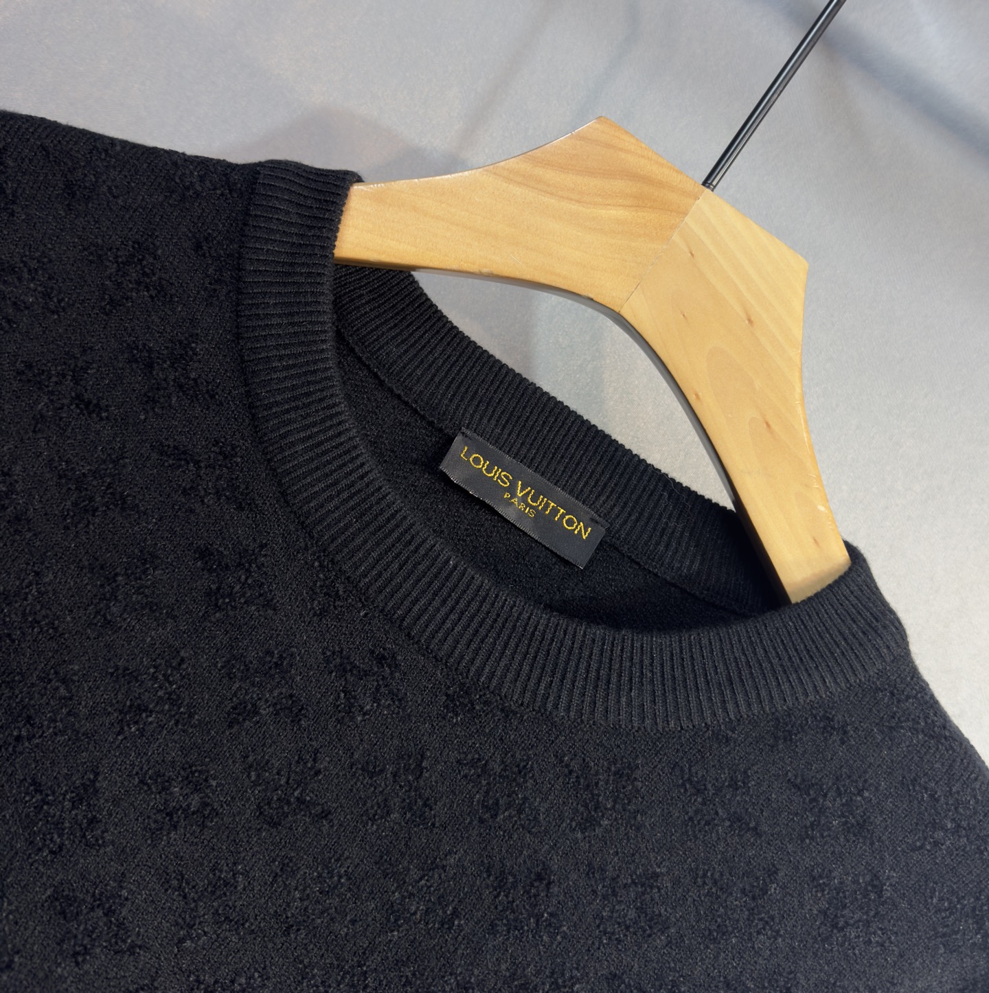 🔥LV 路易威登 2025秋冬新款羊毛毛衣 高品质意大利进口羊毛混纺面料，高密度针织，时尚百搭毛衣，帅气