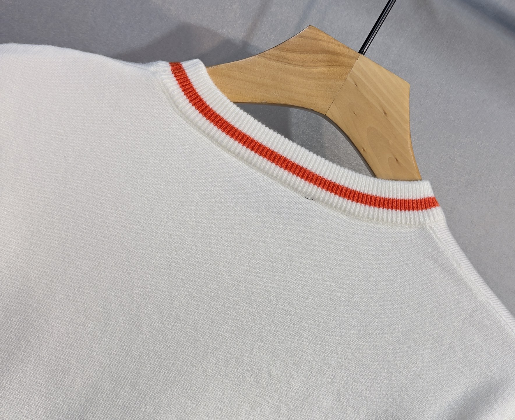 🔥HERMES 爱马仕 2025秋冬新款羊毛毛衣 高品质意大利进口羊毛混纺面料，高密度针织，时尚百搭毛衣