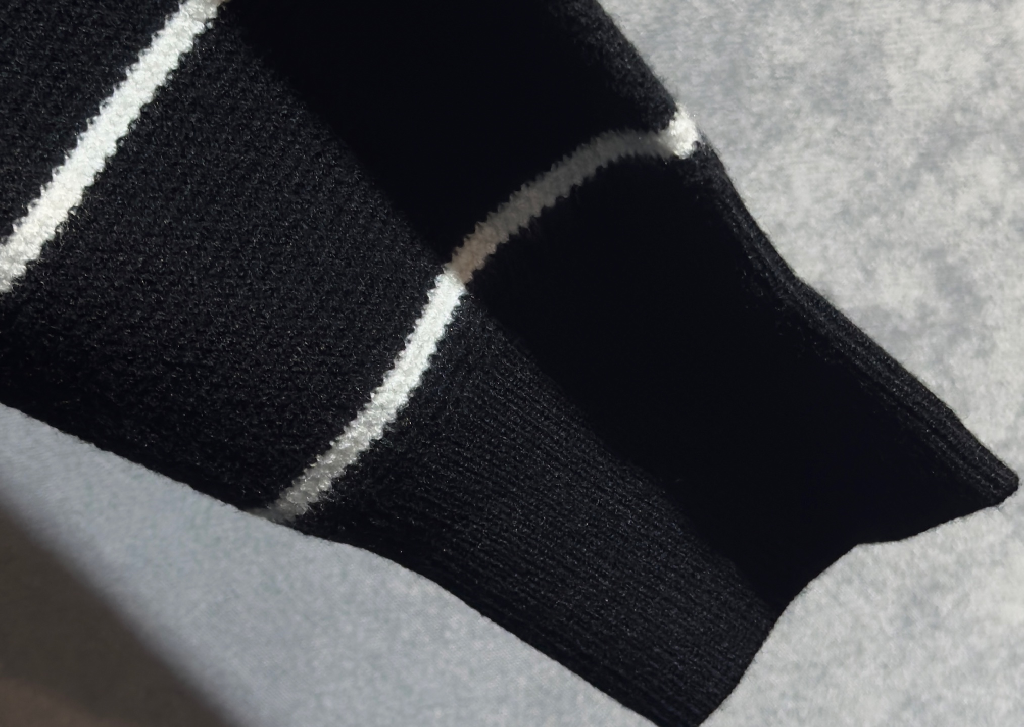 🔥🔥LOEWE 罗意威 2025秋冬新款羊毛毛衣 高品质意大利进口羊毛混纺面料，高密度针织，时尚百搭毛衣