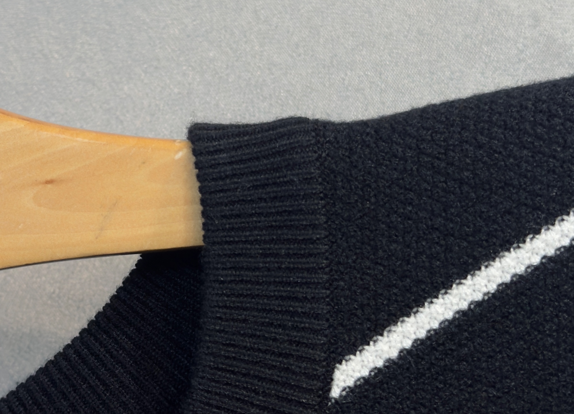 🔥🔥LOEWE 罗意威 2025秋冬新款羊毛毛衣 高品质意大利进口羊毛混纺面料，高密度针织，时尚百搭毛衣