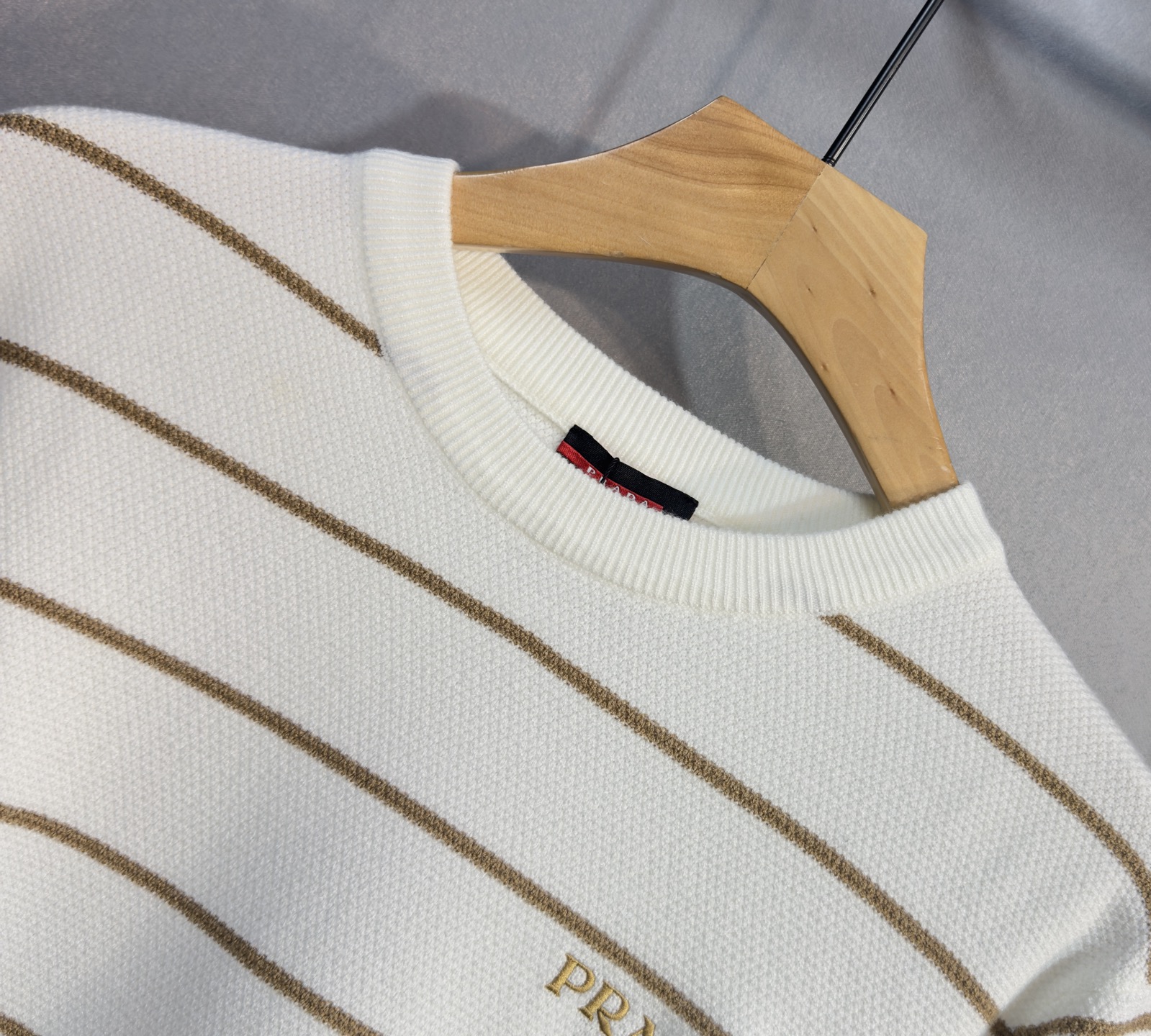 🔥🔥LOEWE 罗意威 2025秋冬新款羊毛毛衣 高品质意大利进口羊毛混纺面料，高密度针织，时尚百搭毛衣