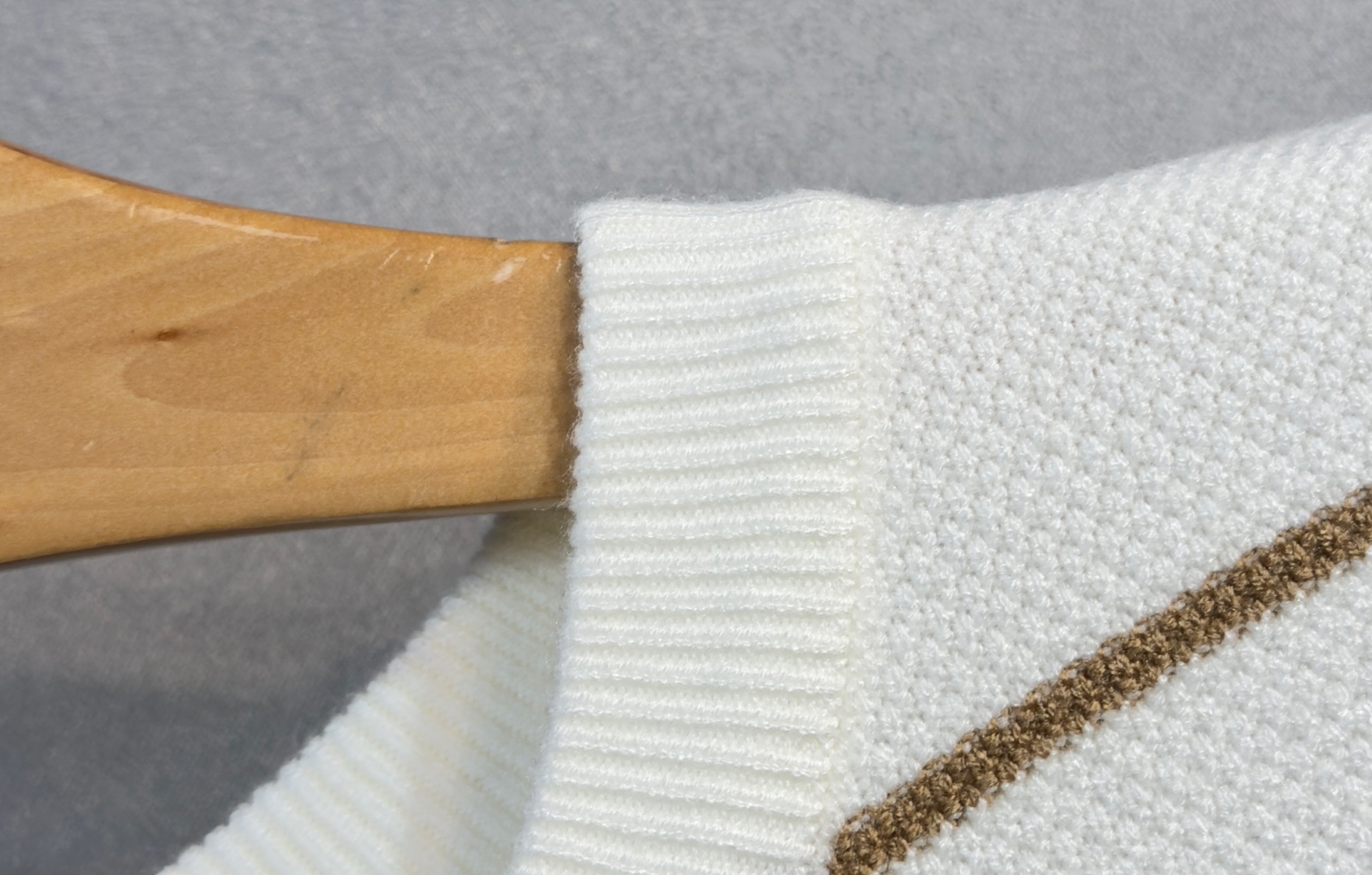 🔥🔥LOEWE 罗意威 2025秋冬新款羊毛毛衣 高品质意大利进口羊毛混纺面料，高密度针织，时尚百搭毛衣