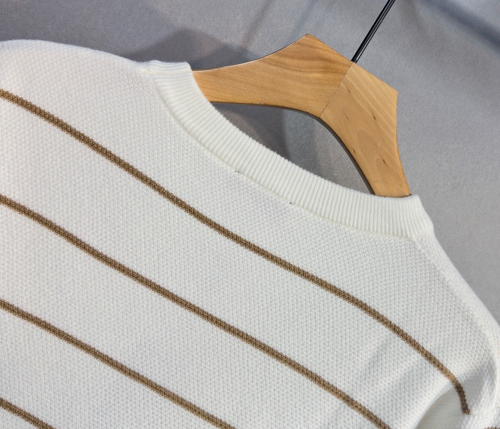 🔥🔥LOEWE 罗意威 2025秋冬新款羊毛毛衣 高品质意大利进口羊毛混纺面料，高密度针织，时尚百搭毛衣