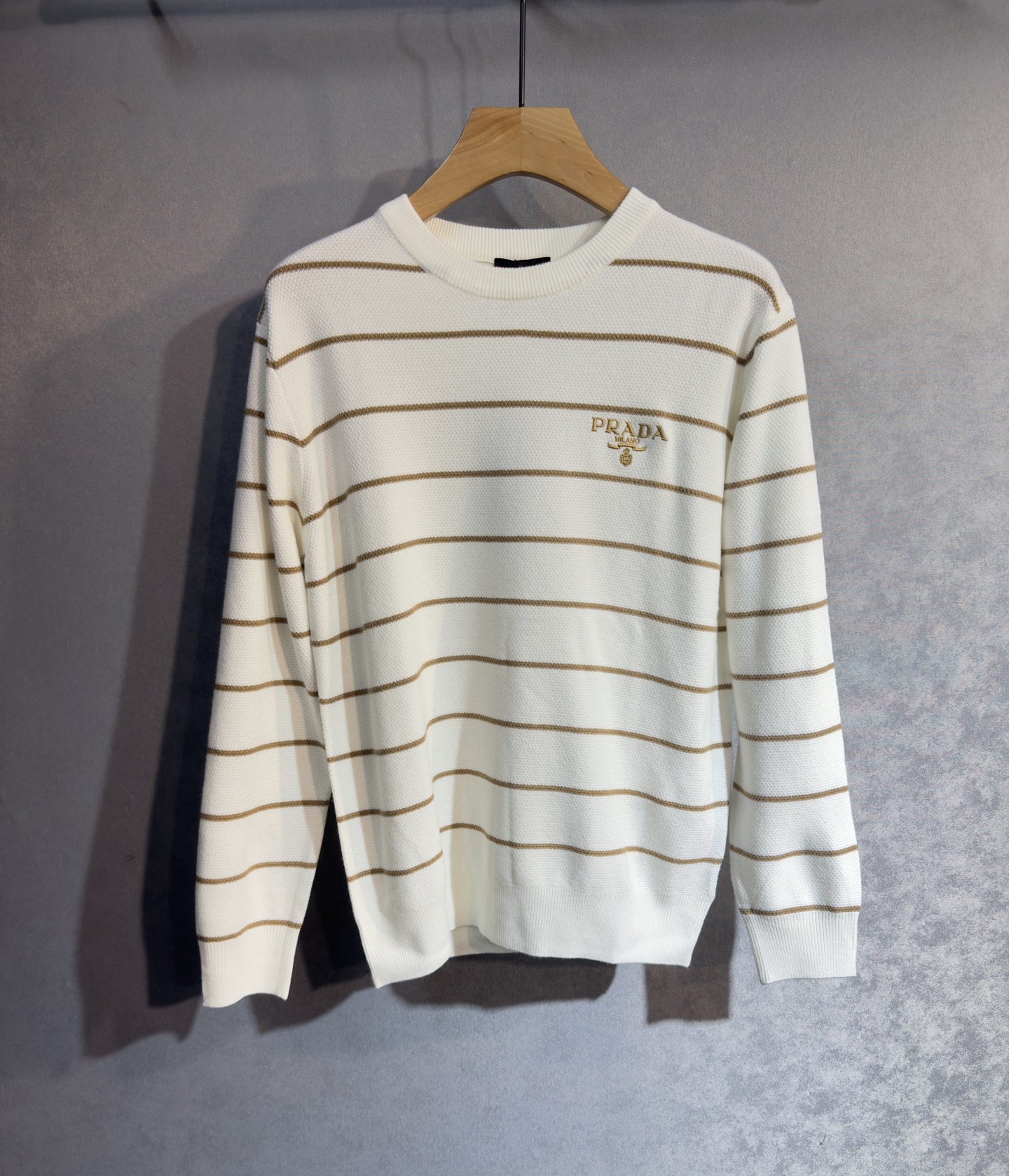 🔥🔥LOEWE 罗意威 2025秋冬新款羊毛毛衣 高品质意大利进口羊毛混纺面料，高密度针织，时尚百搭毛衣