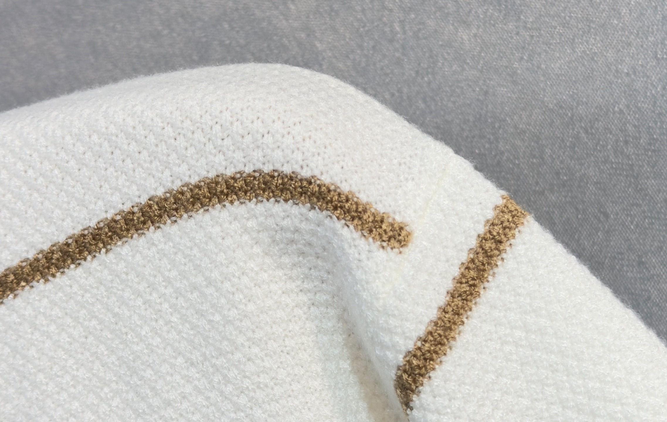 🔥🔥LOEWE 罗意威 2025秋冬新款羊毛毛衣 高品质意大利进口羊毛混纺面料，高密度针织，时尚百搭毛衣