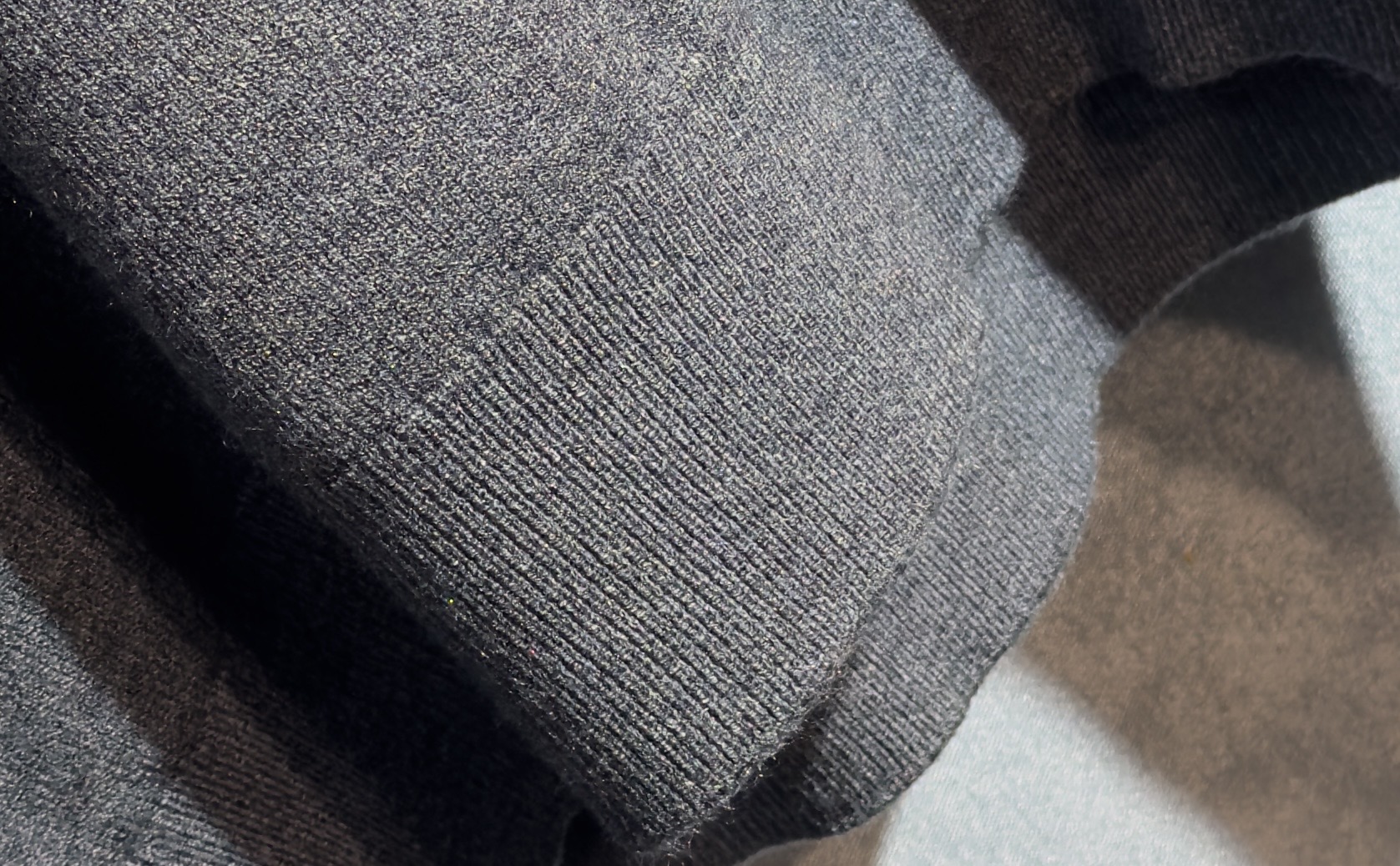 🔥D&G 杜嘉班纳2025秋冬新款小高领毛衣 高品质定制羊绒混纺面料，透气舒适，高密度制作，时尚百搭，小