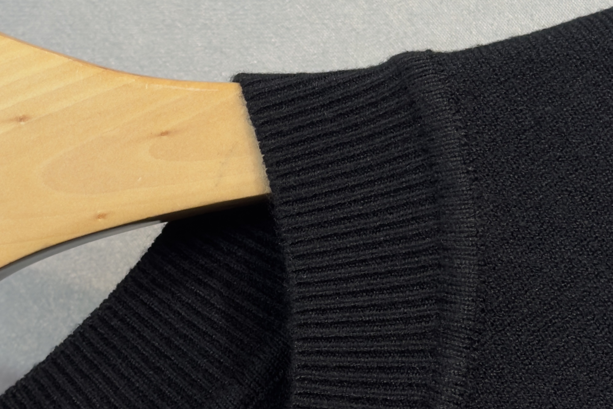 🔥D&G 杜嘉班纳2025秋冬新款小高领毛衣 高品质定制羊绒混纺面料，透气舒适，高密度制作，时尚百搭，小