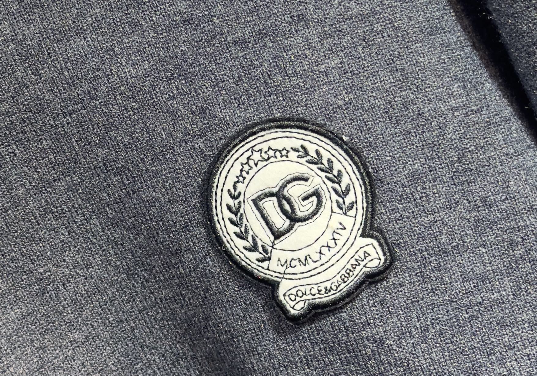 🔥D&G 杜嘉班纳2025秋冬新款小高领毛衣 高品质定制羊绒混纺面料，透气舒适，高密度制作，时尚百搭，小