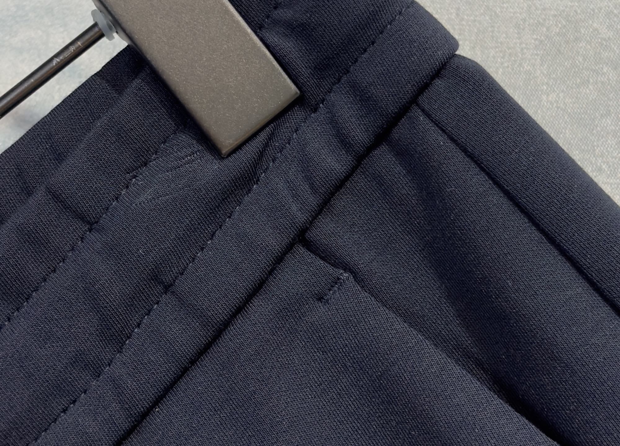 🔥ZEGNA 杰尼亚 25年秋冬新款休闲裤 品牌经典系列 休闲运动皆可 采用意大利进口精梳棉面料 舒适度