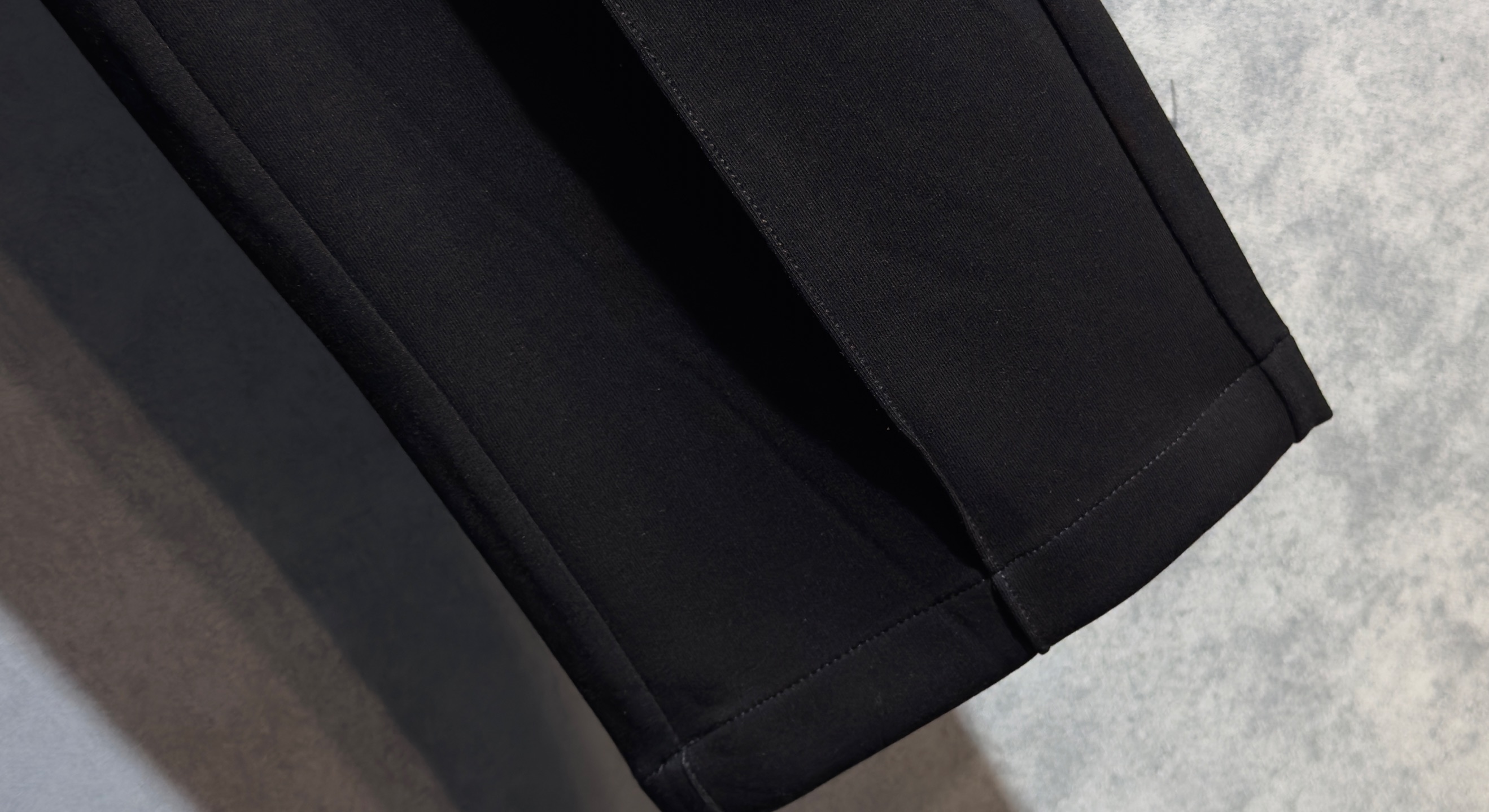 🔥ZEGNA 杰尼亚 25年秋冬新款休闲裤 品牌经典系列 休闲运动皆可 采用意大利进口精梳棉面料 舒适度