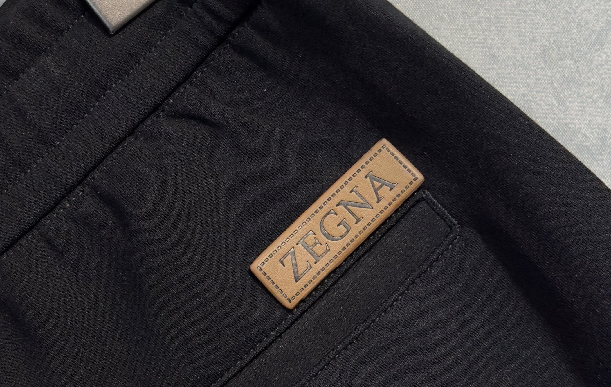 🔥ZEGNA 杰尼亚 25年秋冬新款休闲裤 品牌经典系列 休闲运动皆可 采用意大利进口精梳棉面料 舒适度